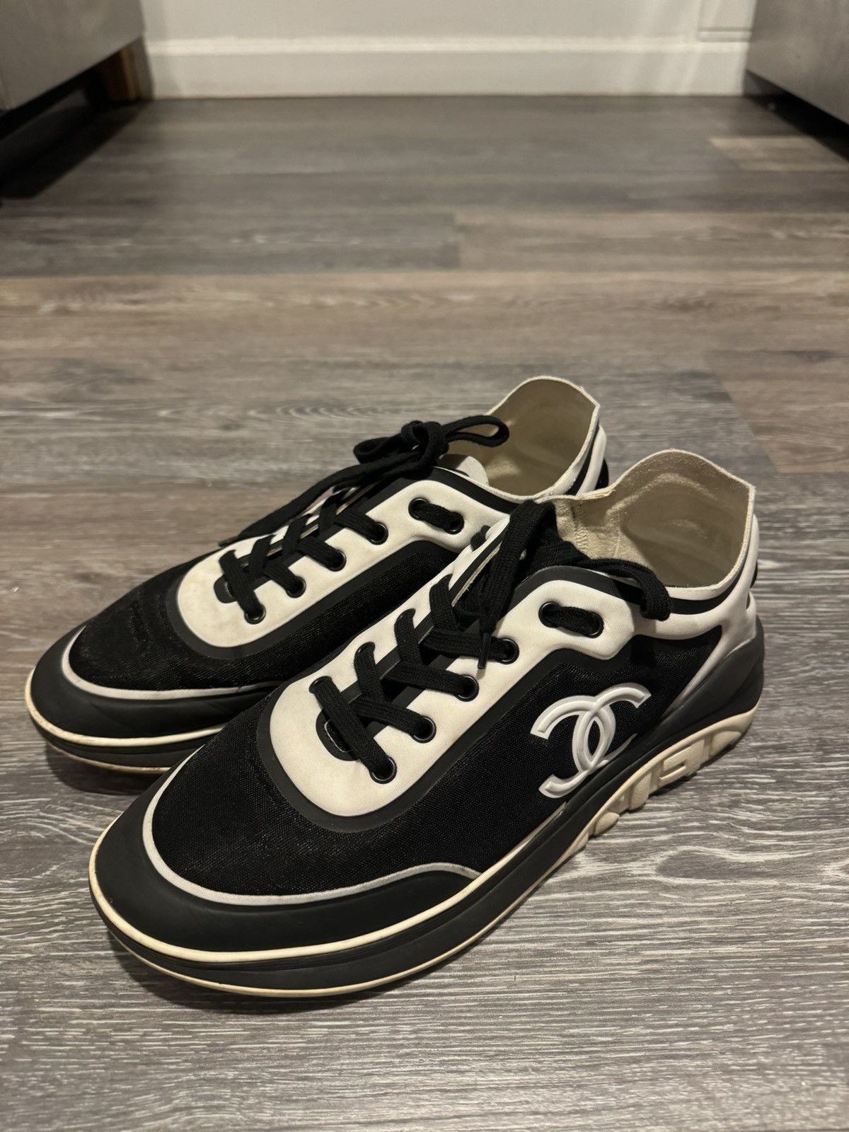 Chanel Chanel CC Logo Sneakers Size US 9 / EU 42 - 1 Thumbnail