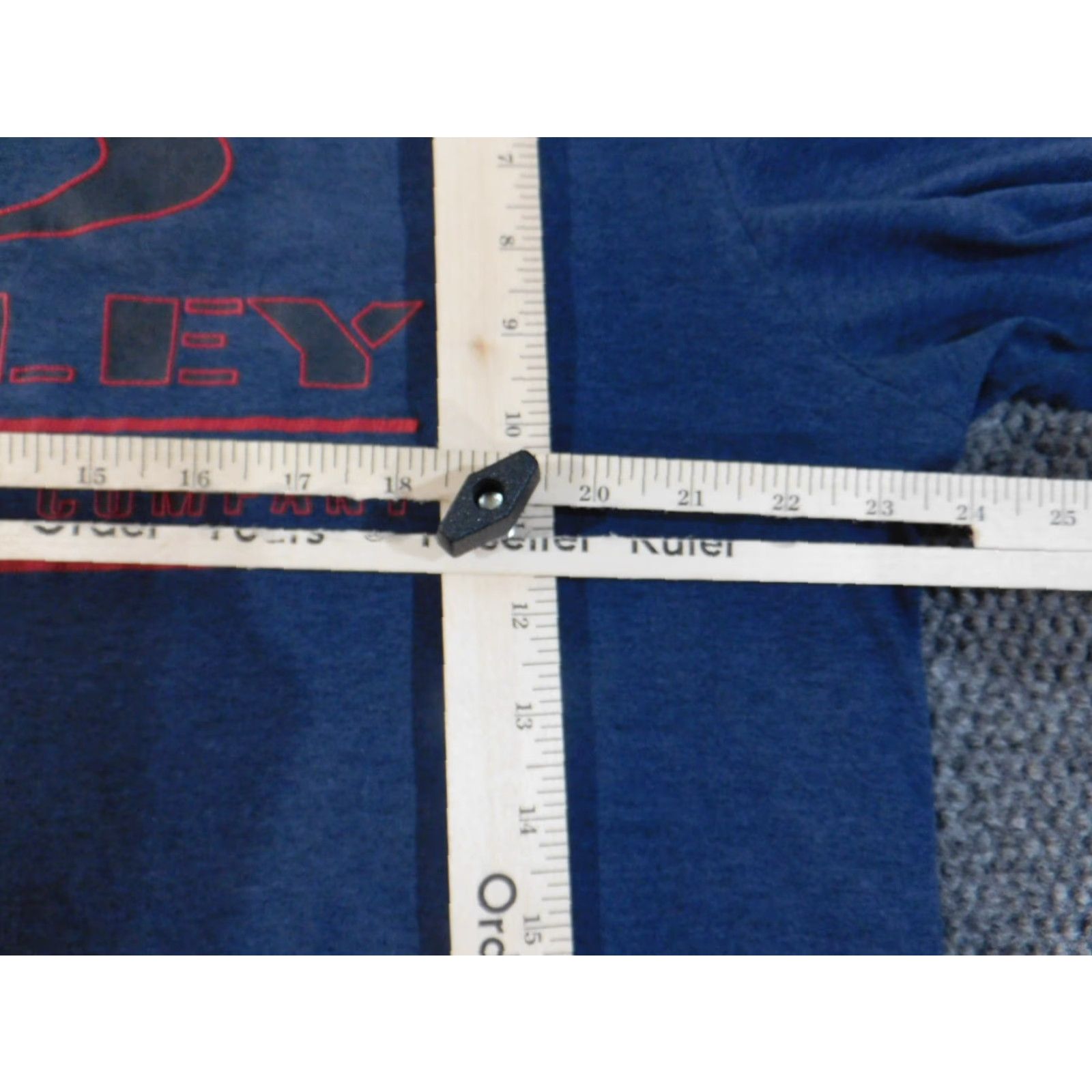 Oakley VINTAGE Oakley Shirt Mens XL blue graphic tee logo classic outdoors Size US XL / EU 56 / 4 - 6 Thumbnail