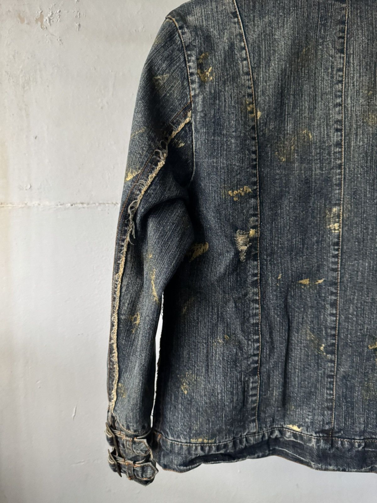 If Six Was Nine 2000s in the attic distressed studded bondage denim jacket Size US L / EU 52-54 / 3 - 12 Thumbnail