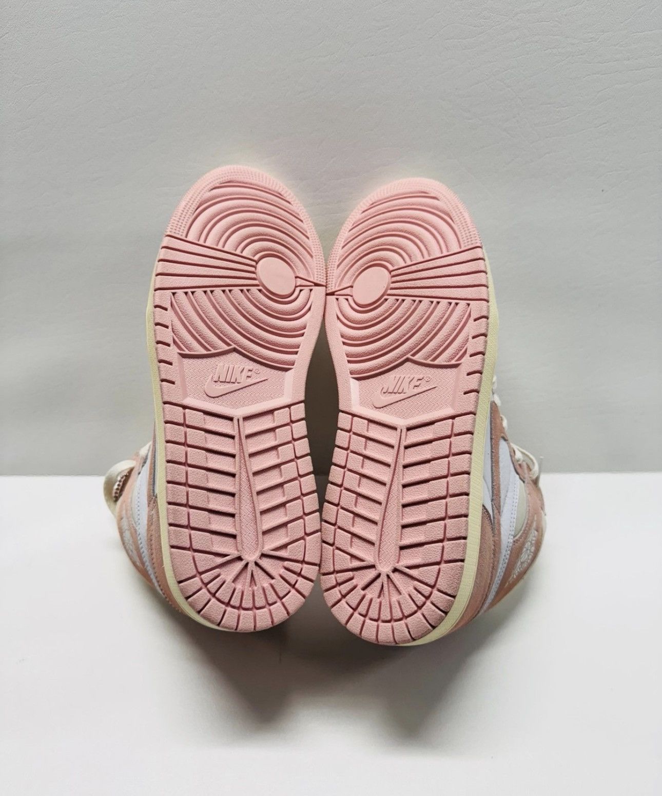 Jordan Brand Air Jordan 1 Retro Hi OG Washed Pink Size US 11 / IT 41 - 6 Thumbnail