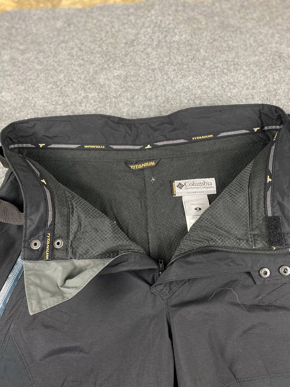 Columbia columbia ski pants very nice design Size US 35 - 14 Thumbnail