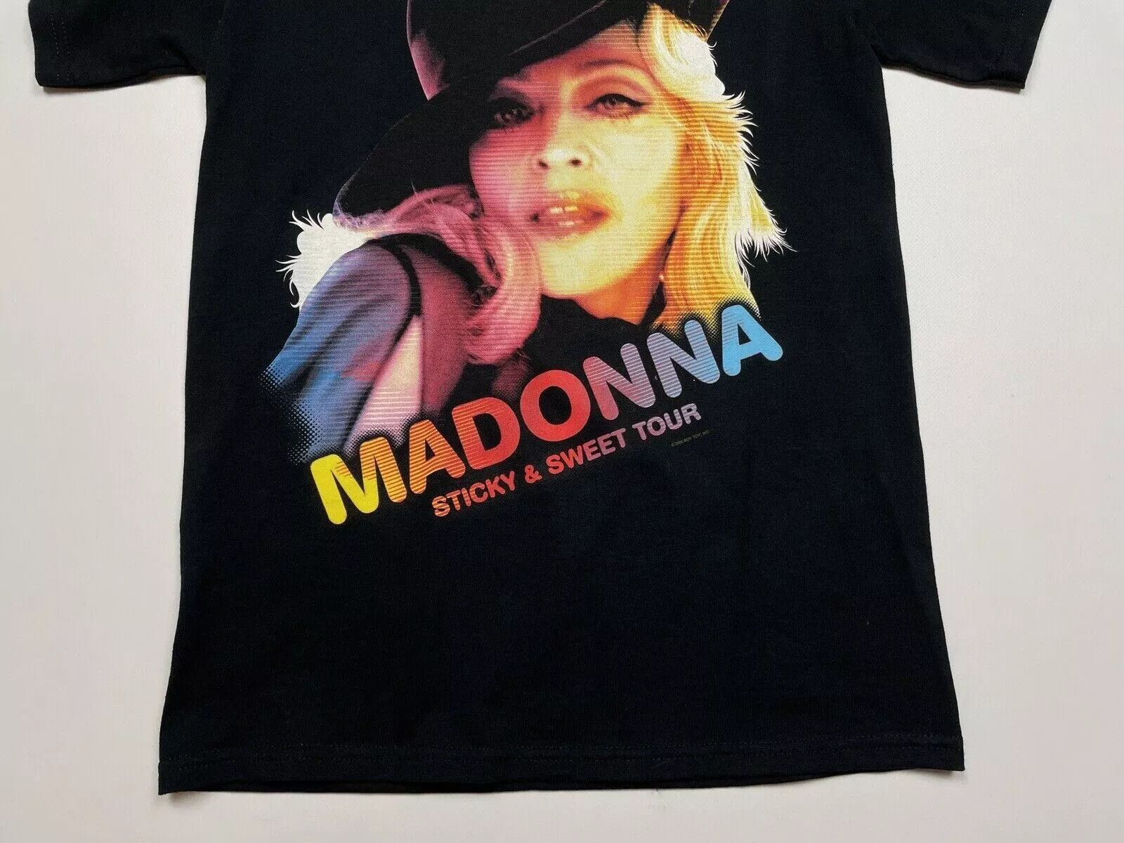 Gildan Vintage 2008 Madonna Sweet & Sticky Official T-Shirt 2000s Size US S / EU 44-46 / 1 - 3 Thumbnail