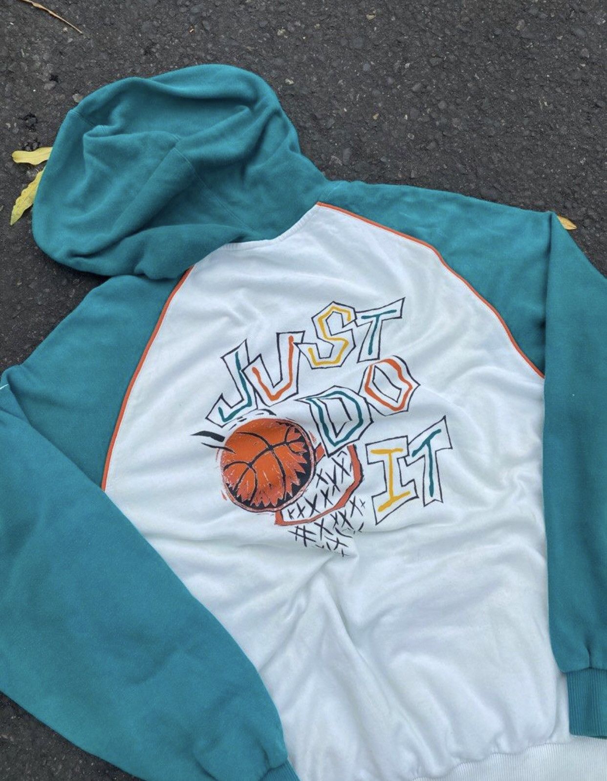 Nike × Vintage Nike Vintage Basketball Hoodie Size US XL / EU 56 / 4 - 2 Thumbnail