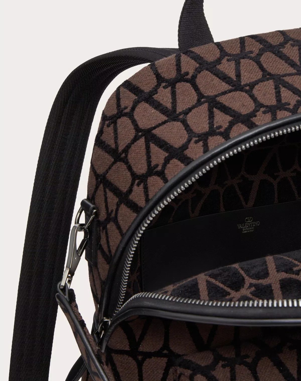 Valentino oc11z0625 Size: 25/Toile Iconographe Backpack in Black Size ONE SIZE - 7 Thumbnail