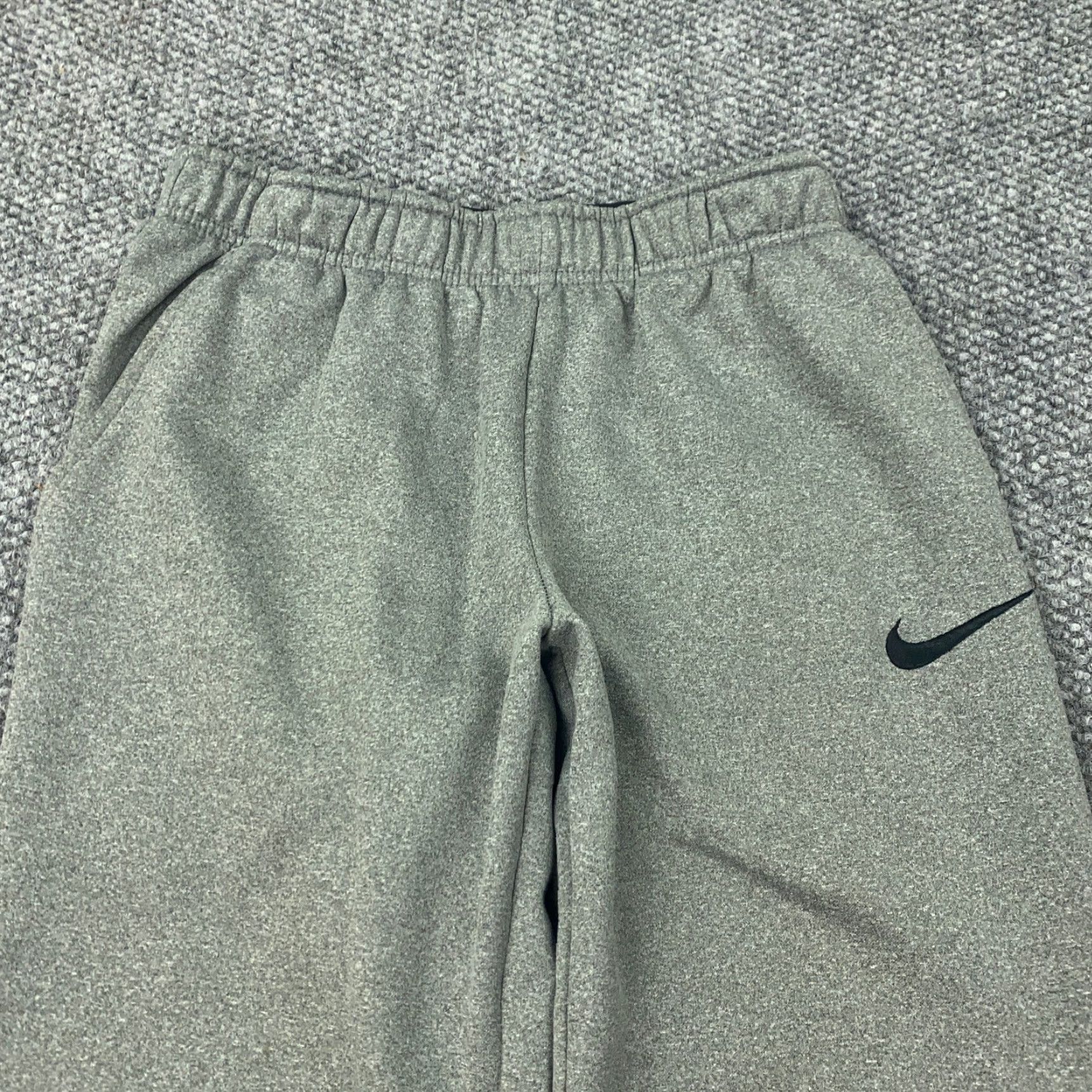 Nike Nike Therma Sweatpants Mens S Gray Elastic Waist Pockets Athletic Fit Jogger 800191 Size US 29 - 2 Thumbnail