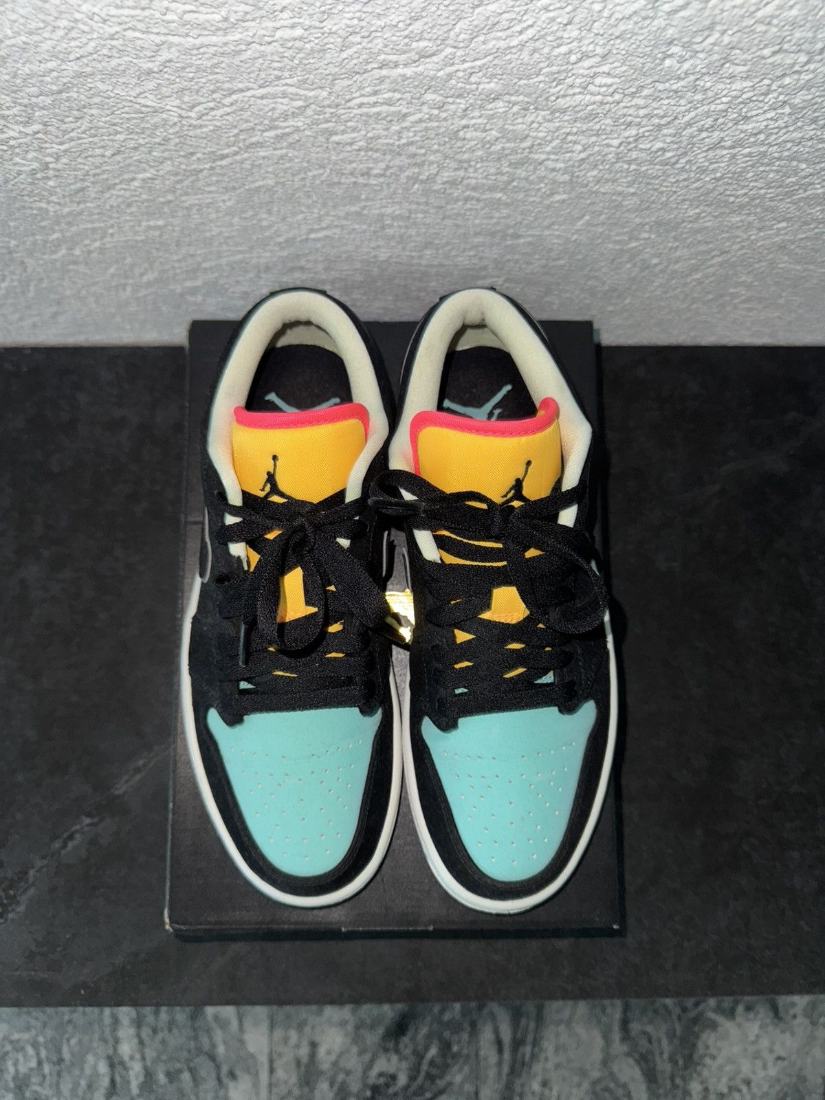 Nike Air Jordan 1 Low SE (Special Edition) Size US 7 / EU 40 - 2 Thumbnail