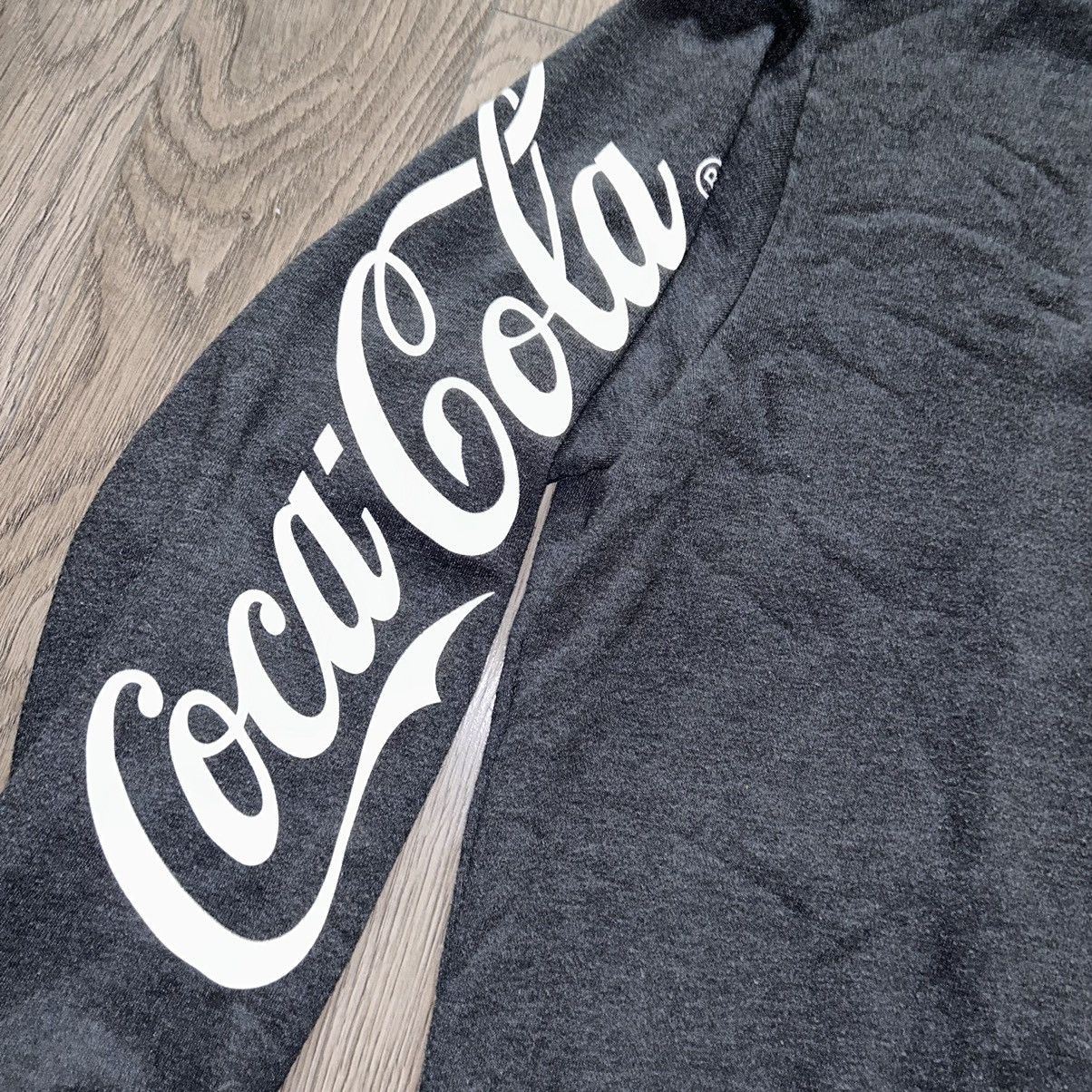 Coca Cola Stereo Vinyls x Coca-Cola Grey Logo Crewneck Size L Size US L / EU 52-54 / 3 - 5 Thumbnail