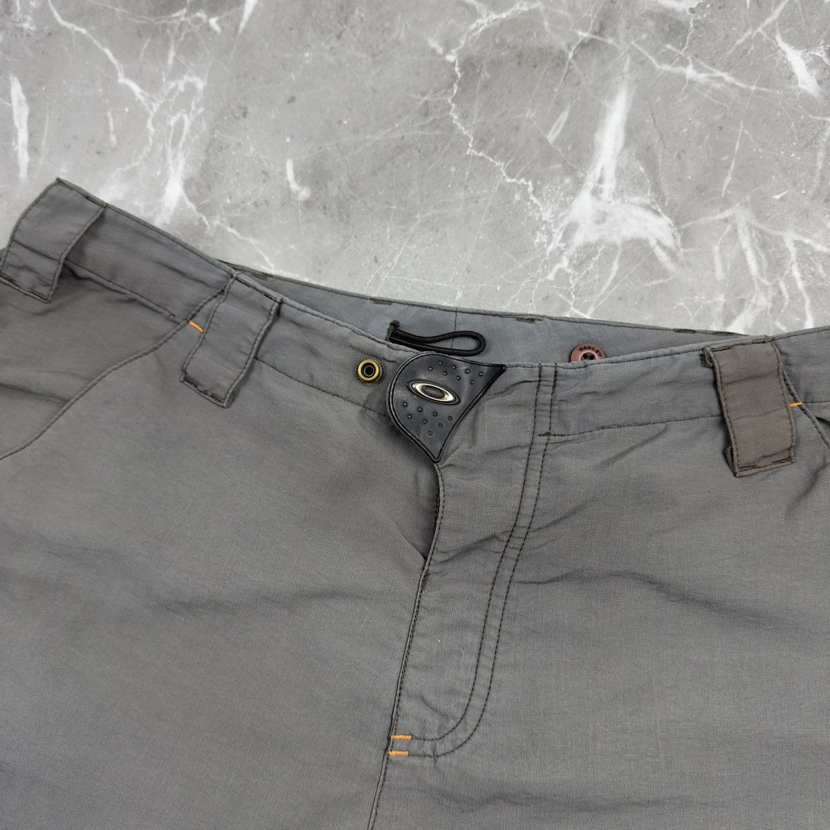 Oakley Vintage Oakley☠️ Red Tab Skeleton Logo Cargo Shorts L Size Size US 34 / EU 50 - 5 Thumbnail