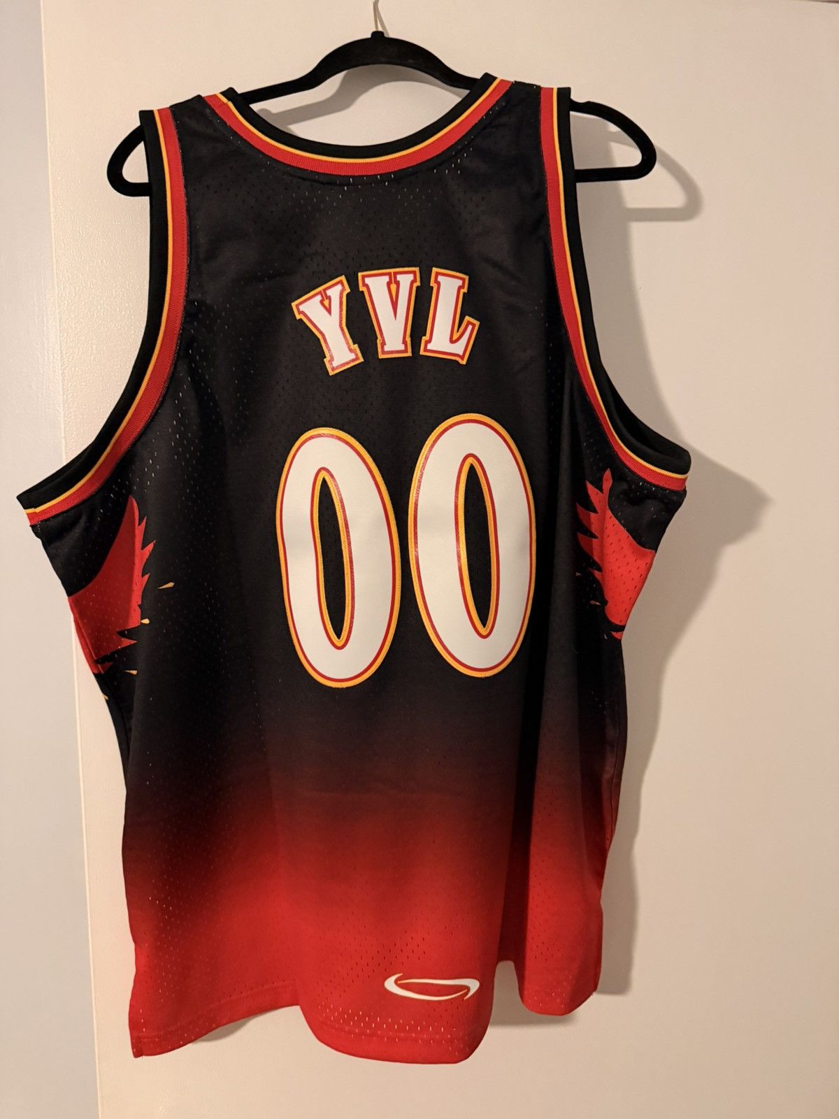Mitchell & Ness Mitchell & Ness YVL Playboi Carti Atlanta Hawks Jersey Size US XXL / EU 58 / 5 - 2 Thumbnail