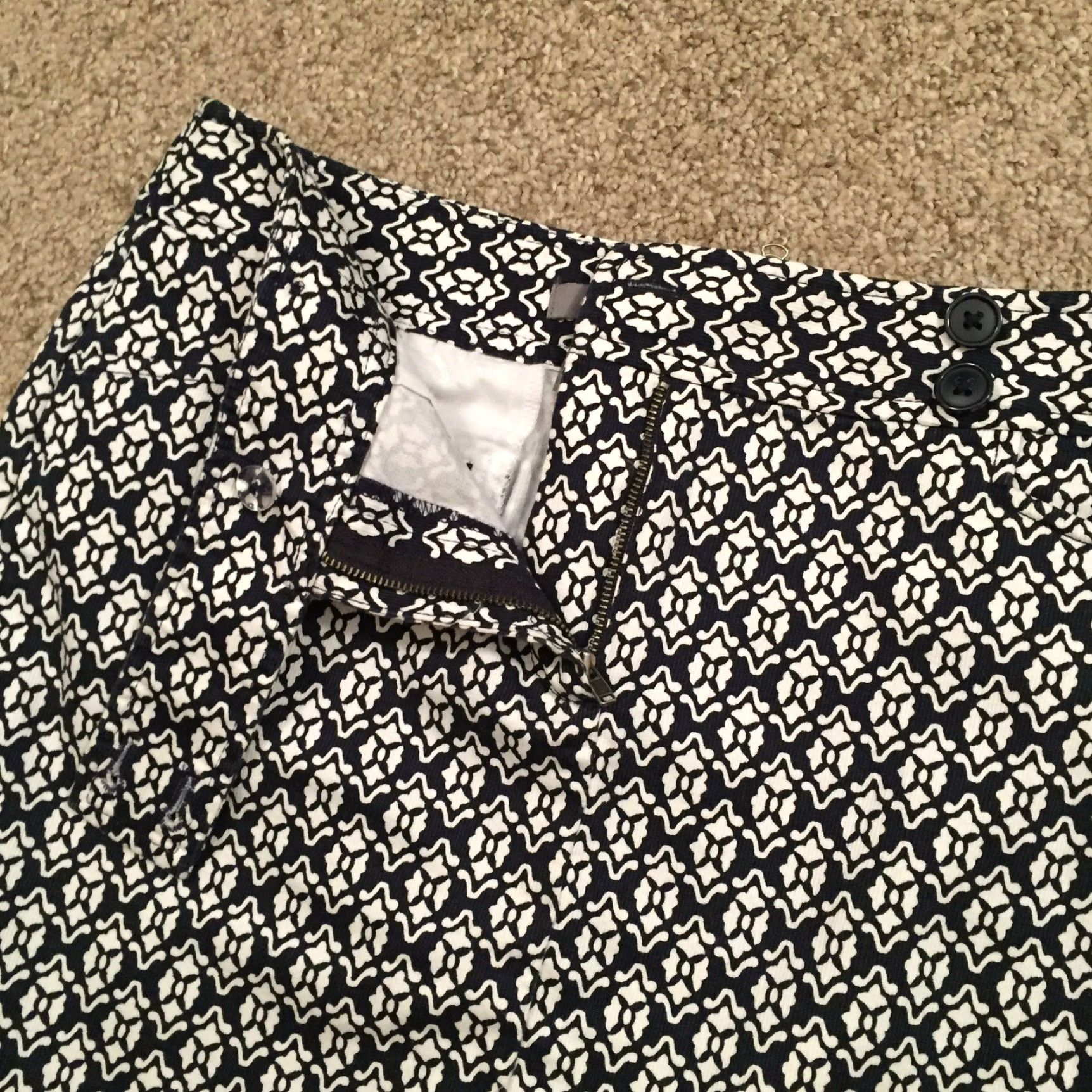 Ann Taylor Ann Taylor Skirt Women Knee Length Black Geometric Pencil Unlined Zip Pockets Size 2 Regular Cotton Blend Machine Washable Vintage No Size 26" / US 2 / IT 38 - 4 Thumbnail