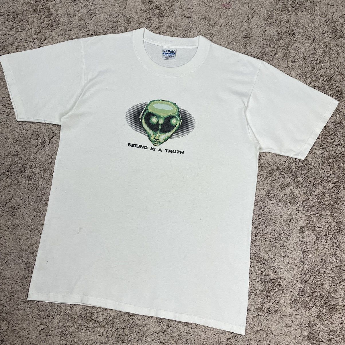 Vintage Vintage Gildan Alien Workshop Centre Logo T-shirt Size US L / EU 52-54 / 3 - 4 Thumbnail