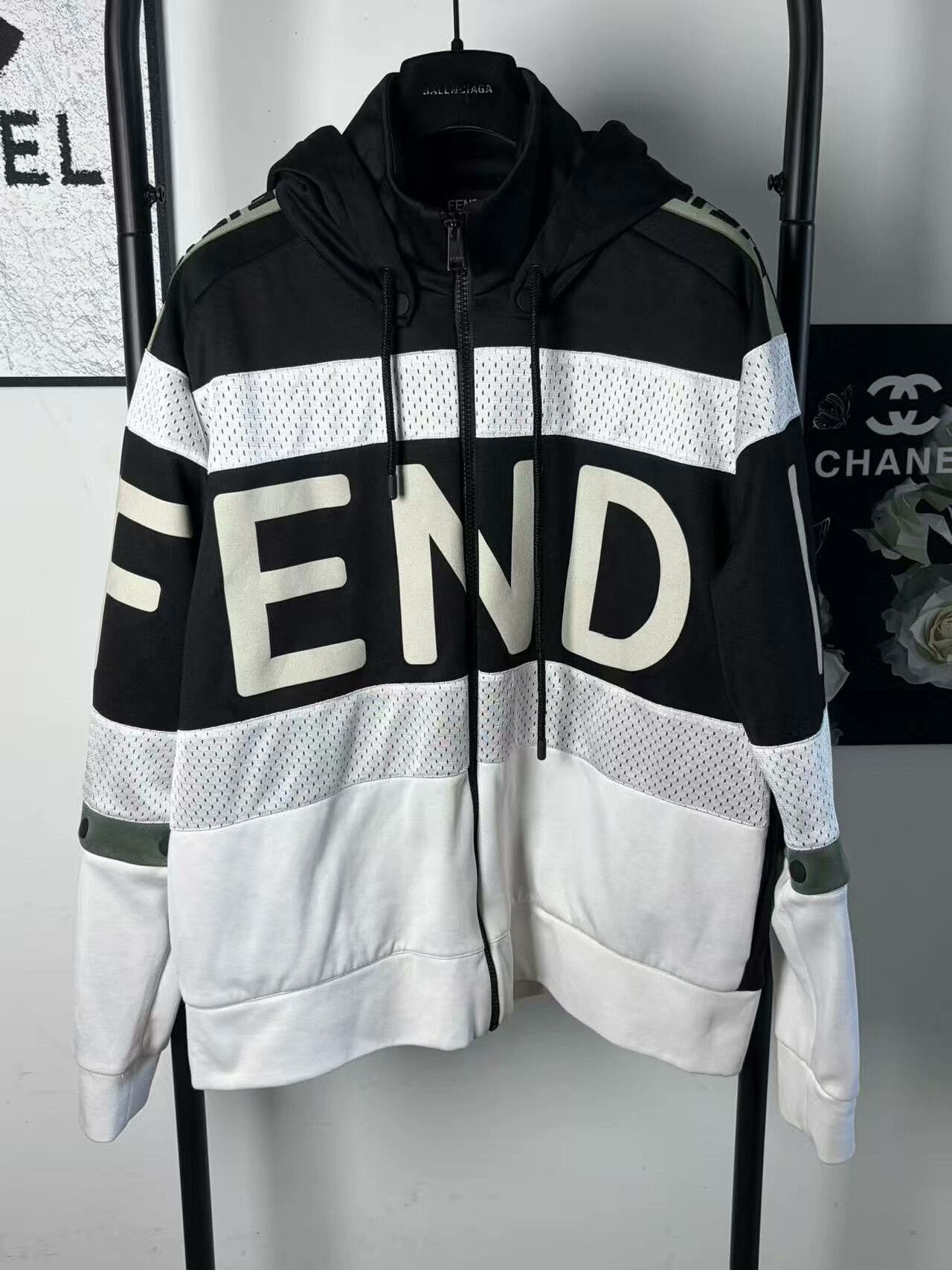 Fendi Fendi White Light Jacket m Men Size US M / EU 48-50 / 2 - 1 Thumbnail