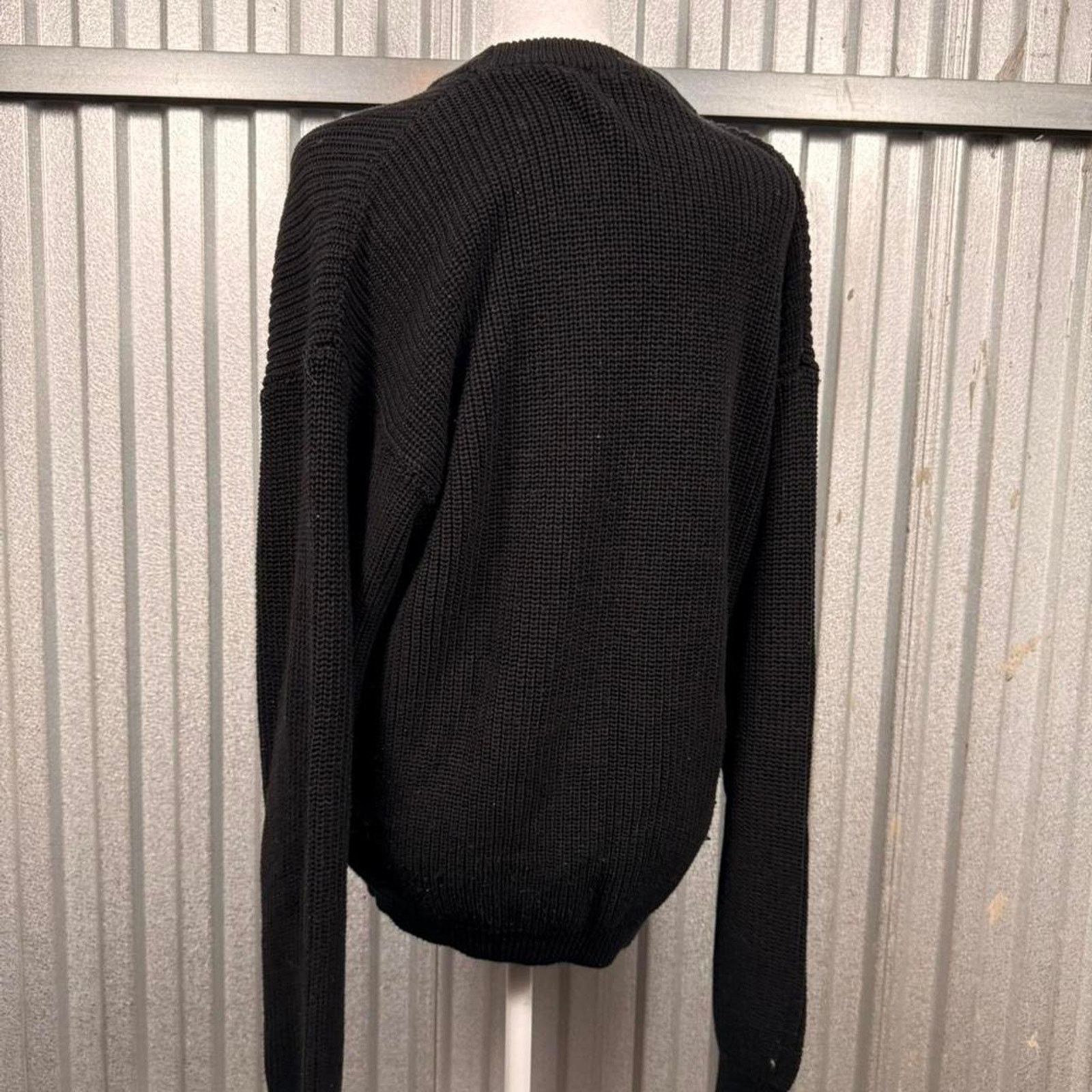Brandy Melville ClassicBlack brandy melville sweater Size M / US 6-8 / IT 42-44 - 5 Thumbnail