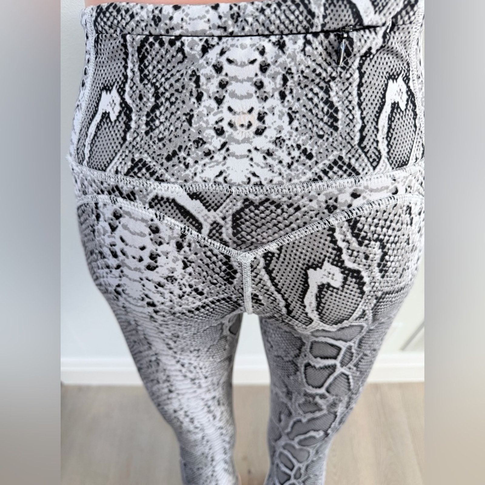 Other Snakeskin Print Leggings Yoga Gym Workout Pilates size S/M Size 26" / US 2 / IT 38 - 6 Thumbnail