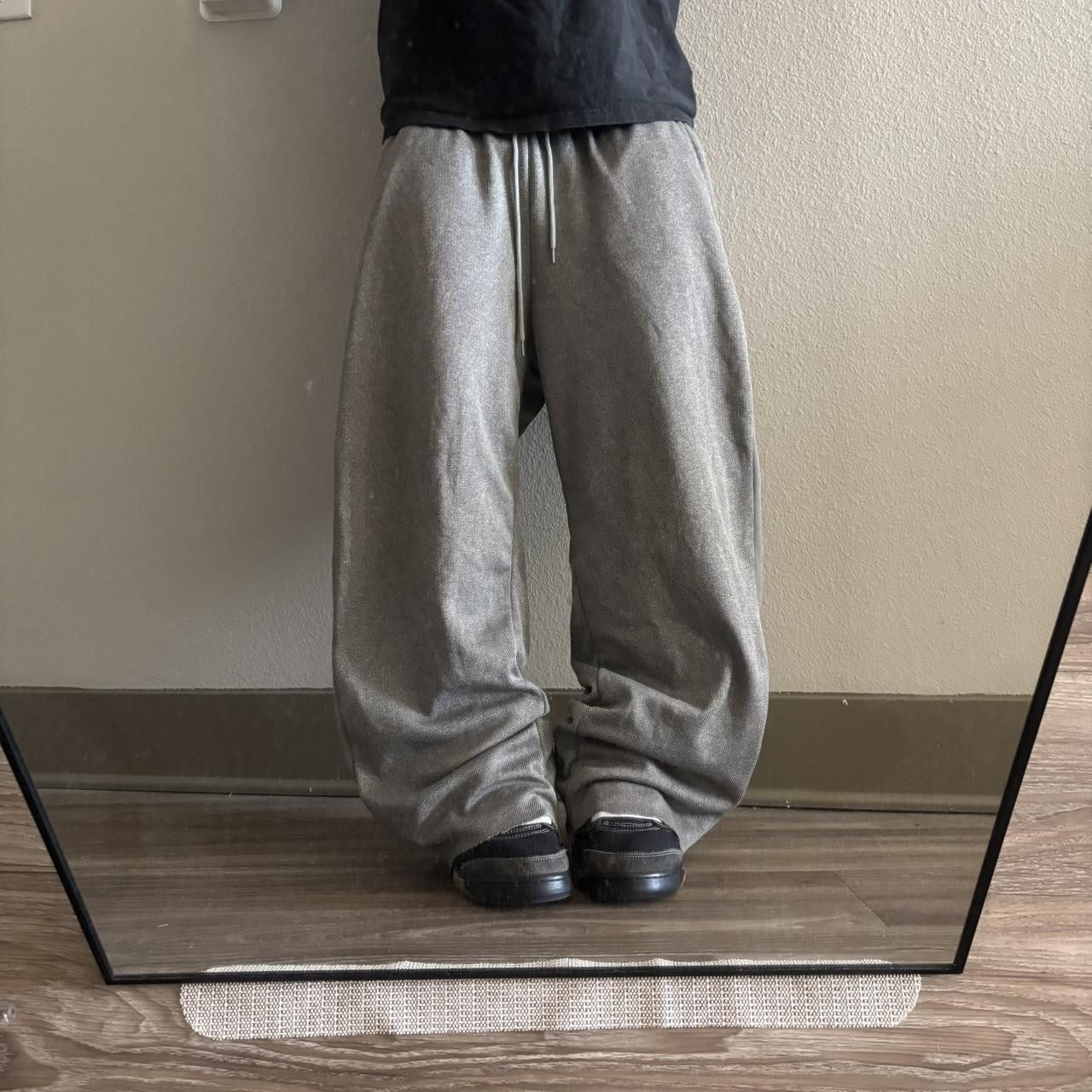 Japanese Brand Crazy Vintage Y2K/2000s Baggy Beige Grey Skater Style Essential Sweatpants! Fits L Size US 36 / EU 52 - 1 Thumbnail