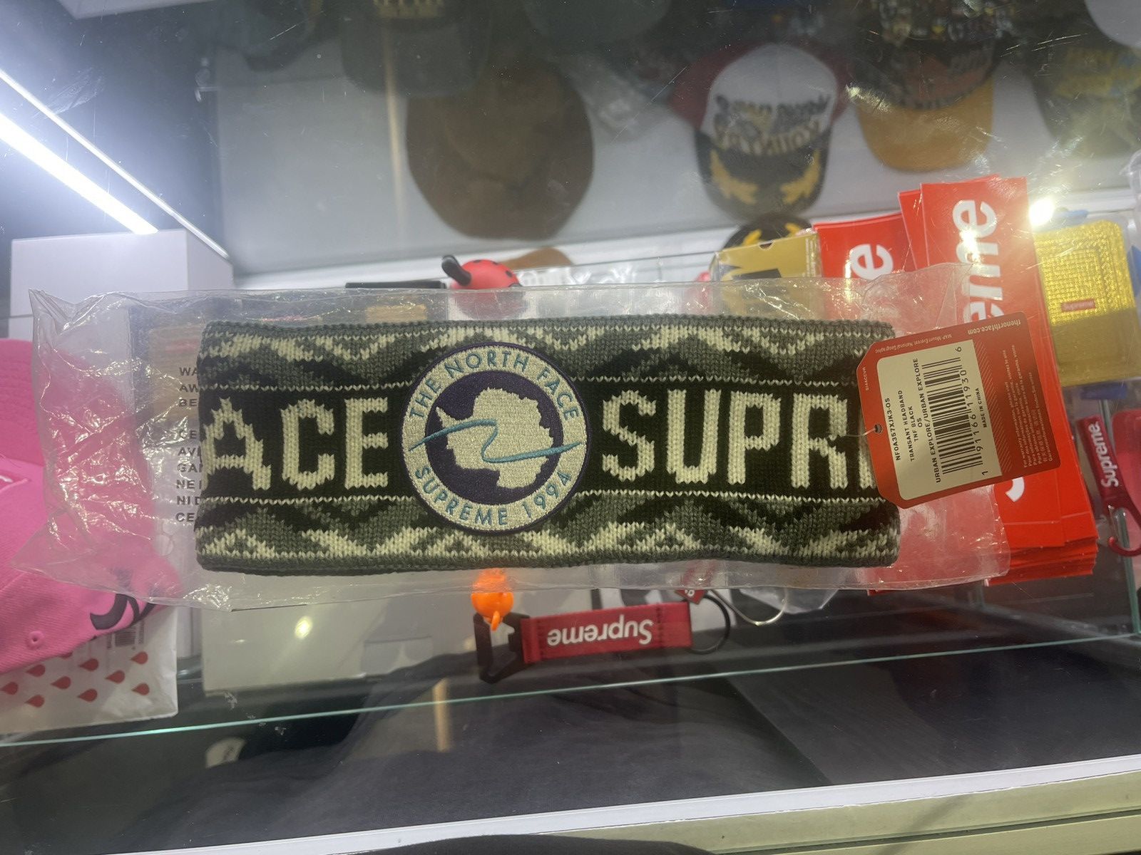 Supreme × The North Face Supreme X The North Face Size ONE SIZE - 1 Thumbnail