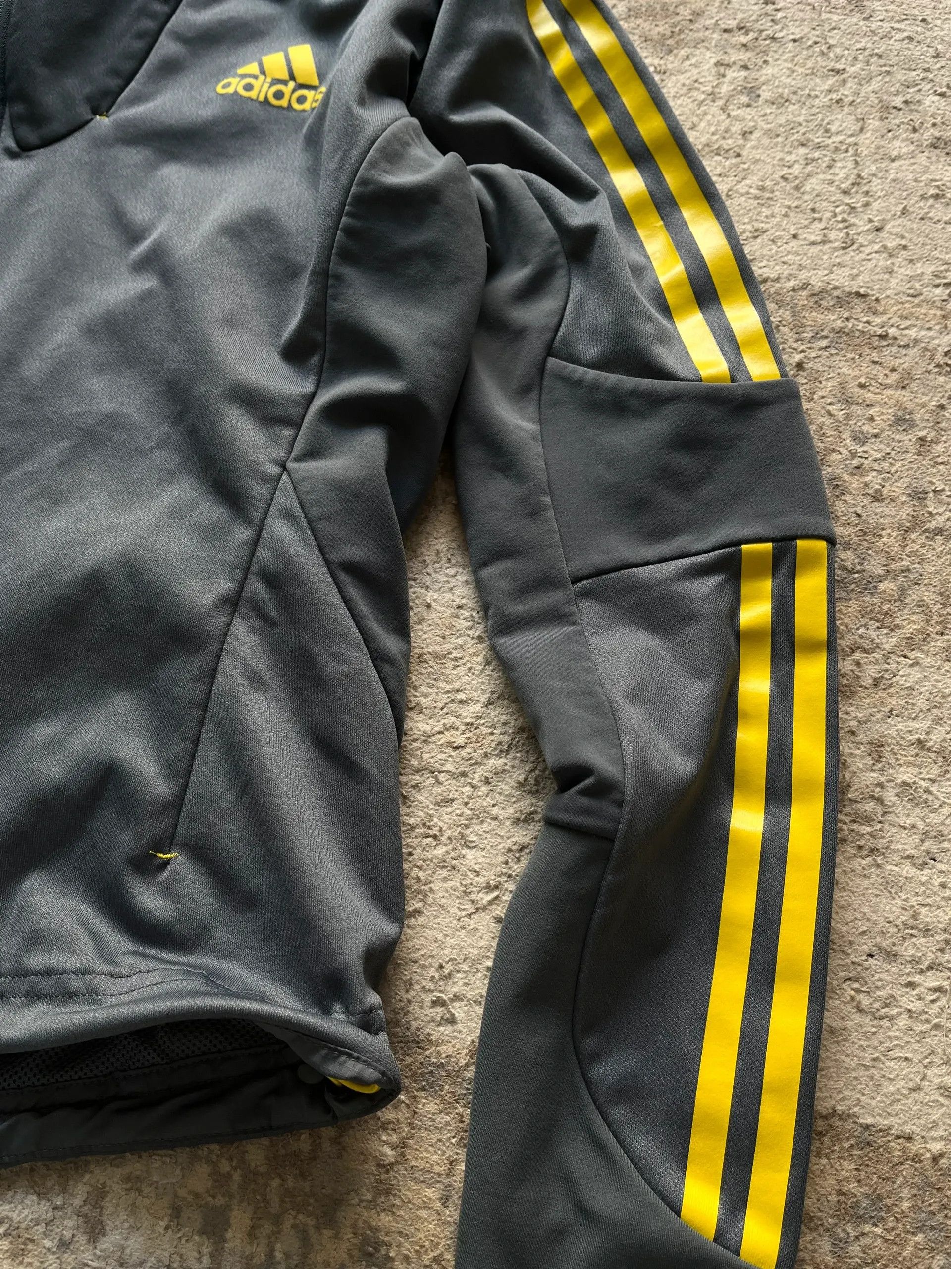 Adidas Adidas Sz 44 / 12 / L Track Jacket Rare 2013 Windbreaker Size L / US 10 / IT 46 - 7 Thumbnail
