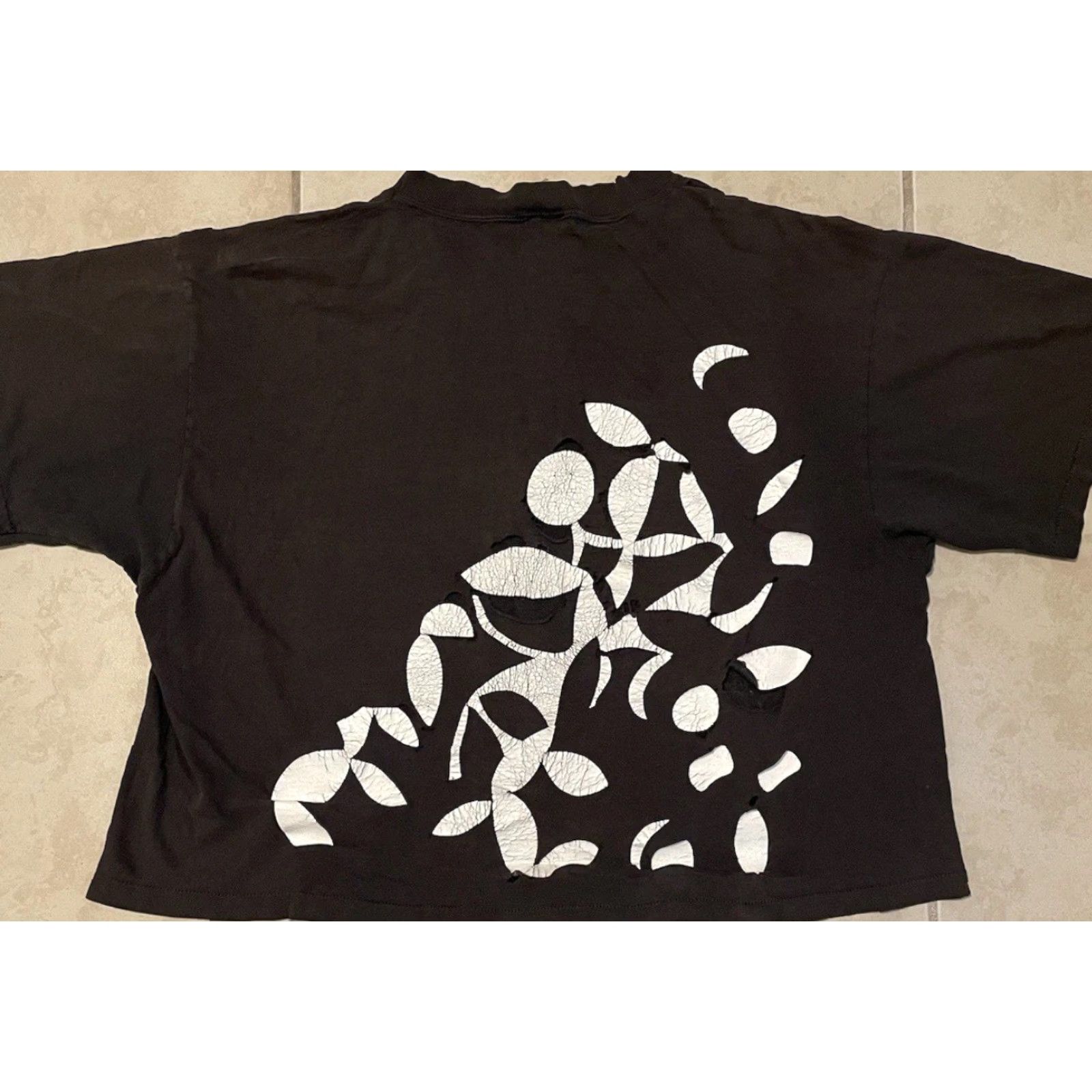 Thrasher VINTAGE 90s Flower Abstract Art Thrashed Faded Distress Boxy Cropped Shirt Grunge 80s - Single Stitch T-Shirt Women One Size Black Size ONE SIZE - 2 Thumbnail