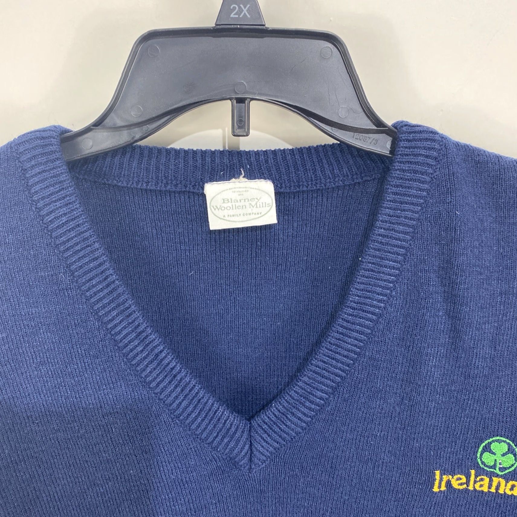 Vintage Blarney Woollen Mills Acrylic Ireland Navy Blue V Neck Sweater Large Men’s Knit Size US L / EU 52-54 / 3 - 7 Thumbnail