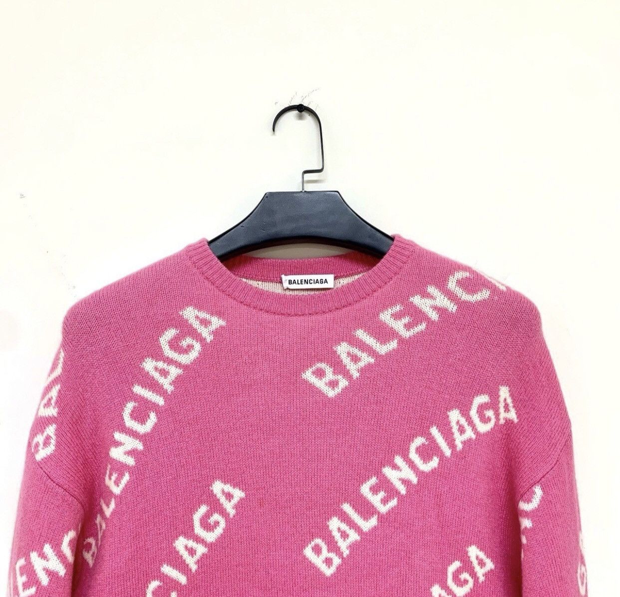 Balenciaga Balenciaga Pink Bullet Logo Sweater 2412-Nextarrow Size US XS / EU 42 / 0 - 3 Thumbnail