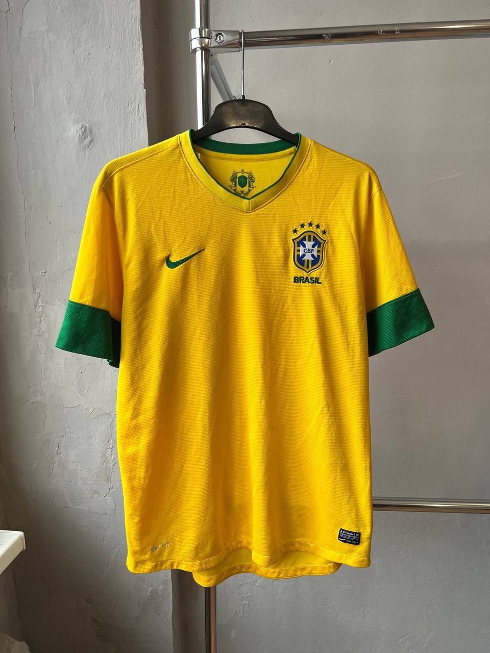 Nike 2012 BRAZIL TEAM HOME SOCCER JERSEY FOOTBALL SHIRT RARE XL Size US XL / EU 56 / 4 - 2 Thumbnail