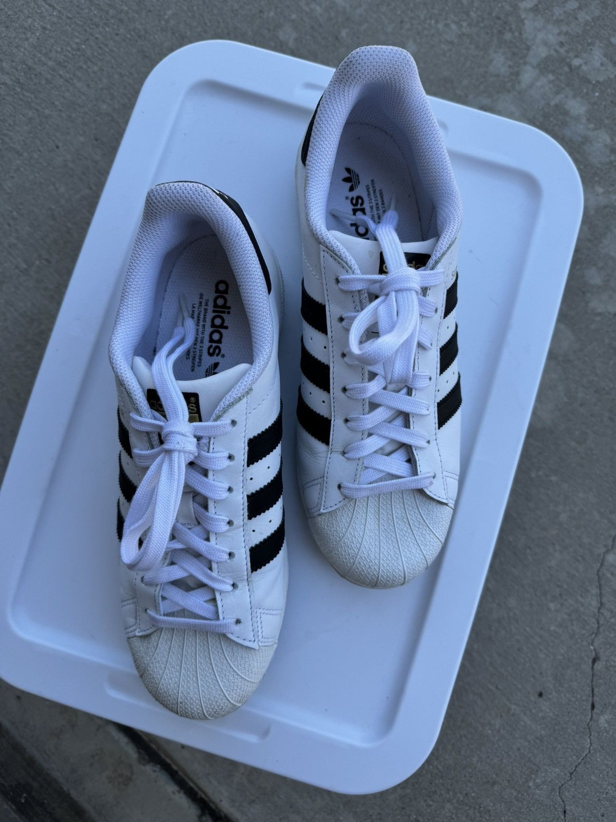 Adidas Adidas Superstars Size US 8 / EU 41 - 2 Thumbnail