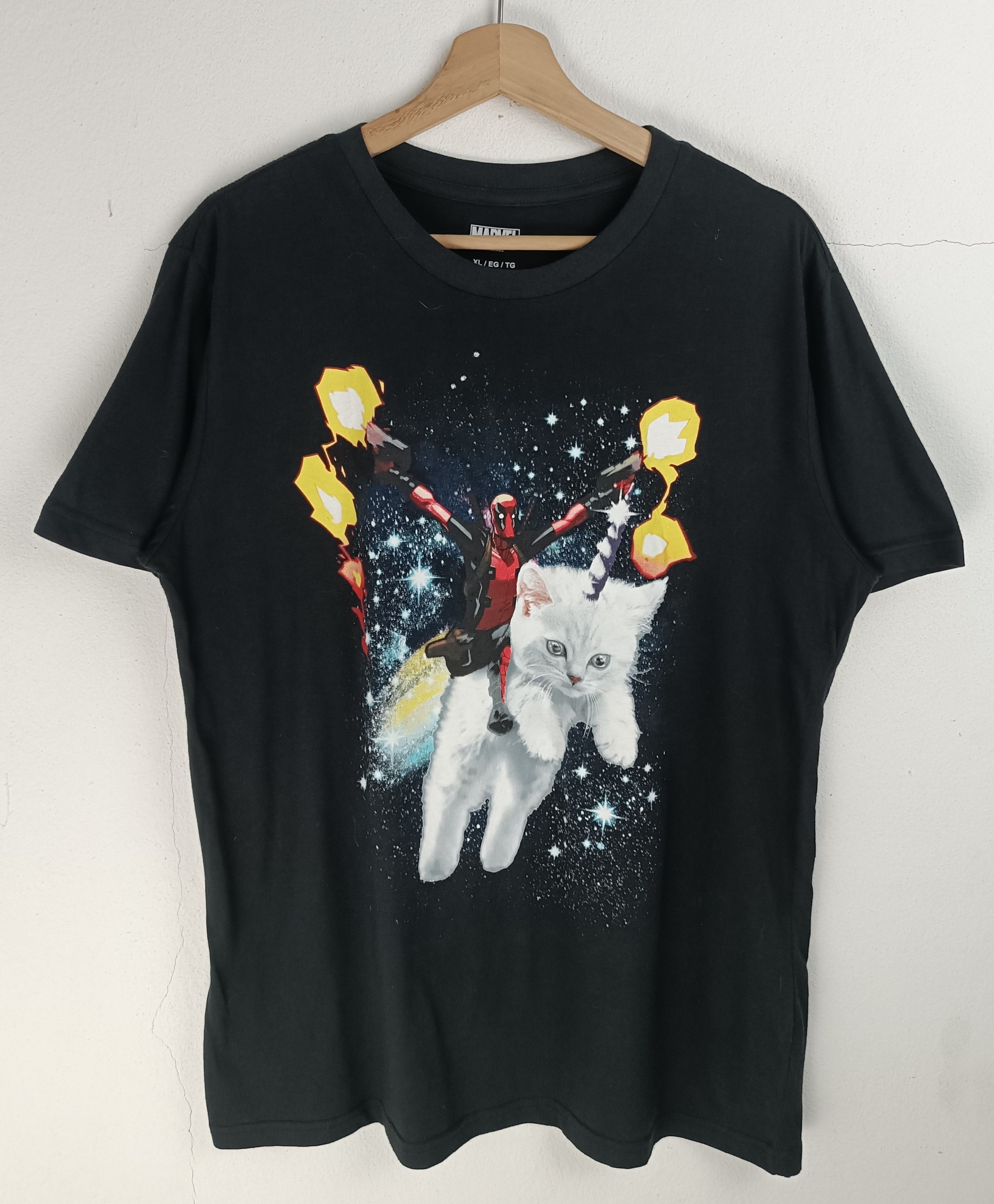Marvel Comics VINTAGE DEADPOOL MARVEL SUPERHEROES HUMOR CAT PET FUNNY TEE Size US L / EU 52-54 / 3 - 3 Thumbnail