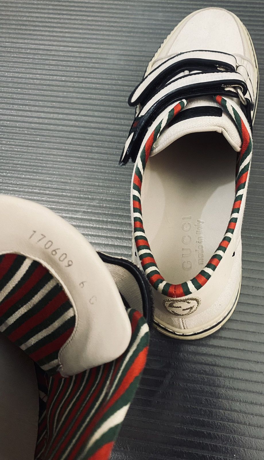 Gucci Gucci 🇮🇹 x Tom Ford white canvas Firenze sneakers 6uk VINTAGE Size US 7 / EU 40 - 12 Thumbnail