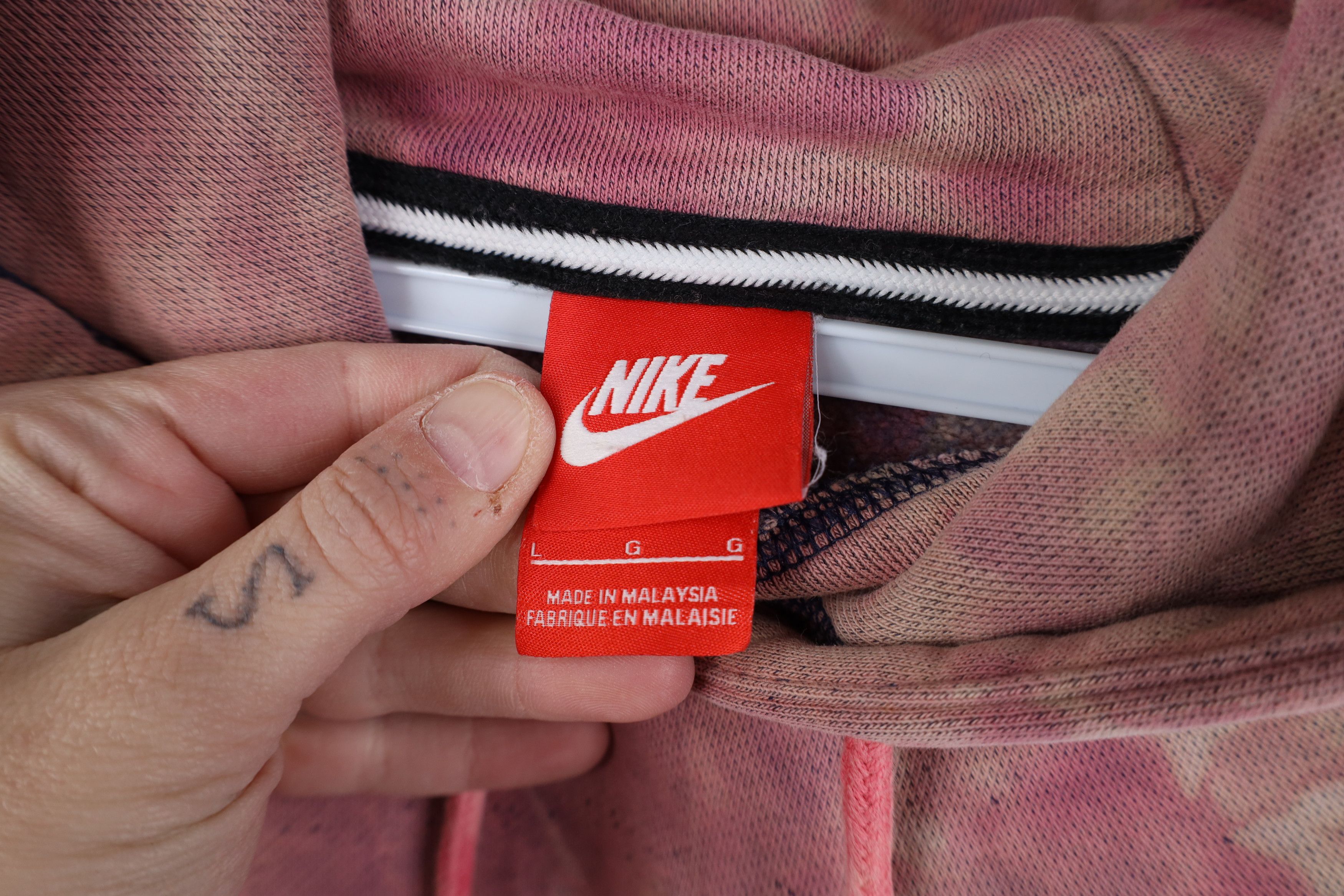 Nike Vintage Y2K Nike Big Swoosh Acid Wash Hoodie Sweatshirt Size US L / EU 52-54 / 3 - 7 Thumbnail