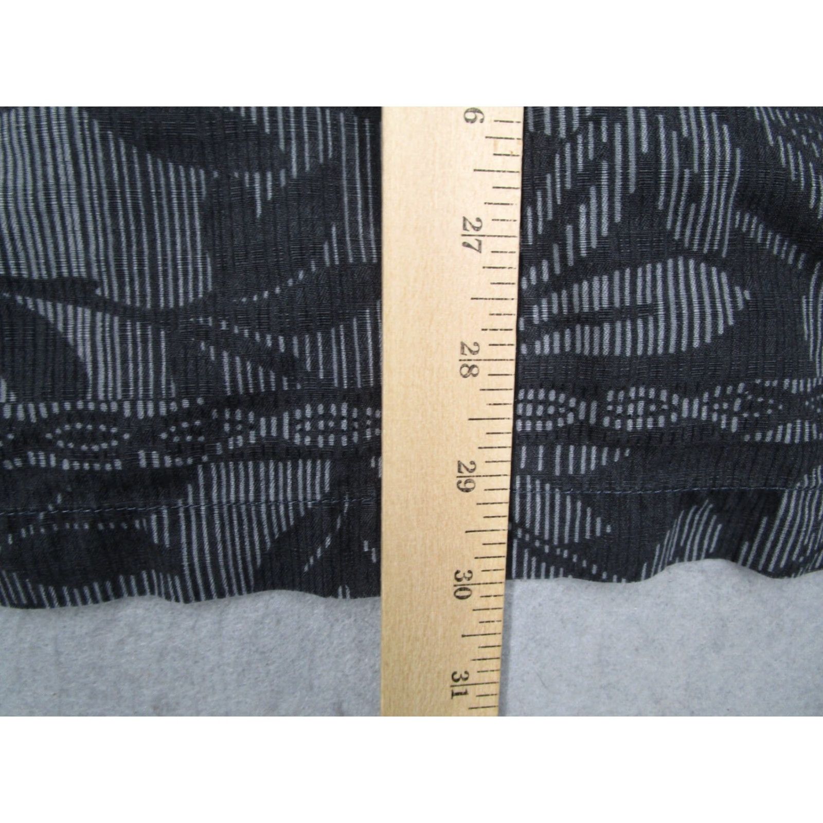 Tommy Bahama VINTAGE Tommy Bahama Shirt Mens XL Gray Silk Short Sleeve Button-Up Hawaiian Casual Size US XL / EU 56 / 4 - 7 Thumbnail