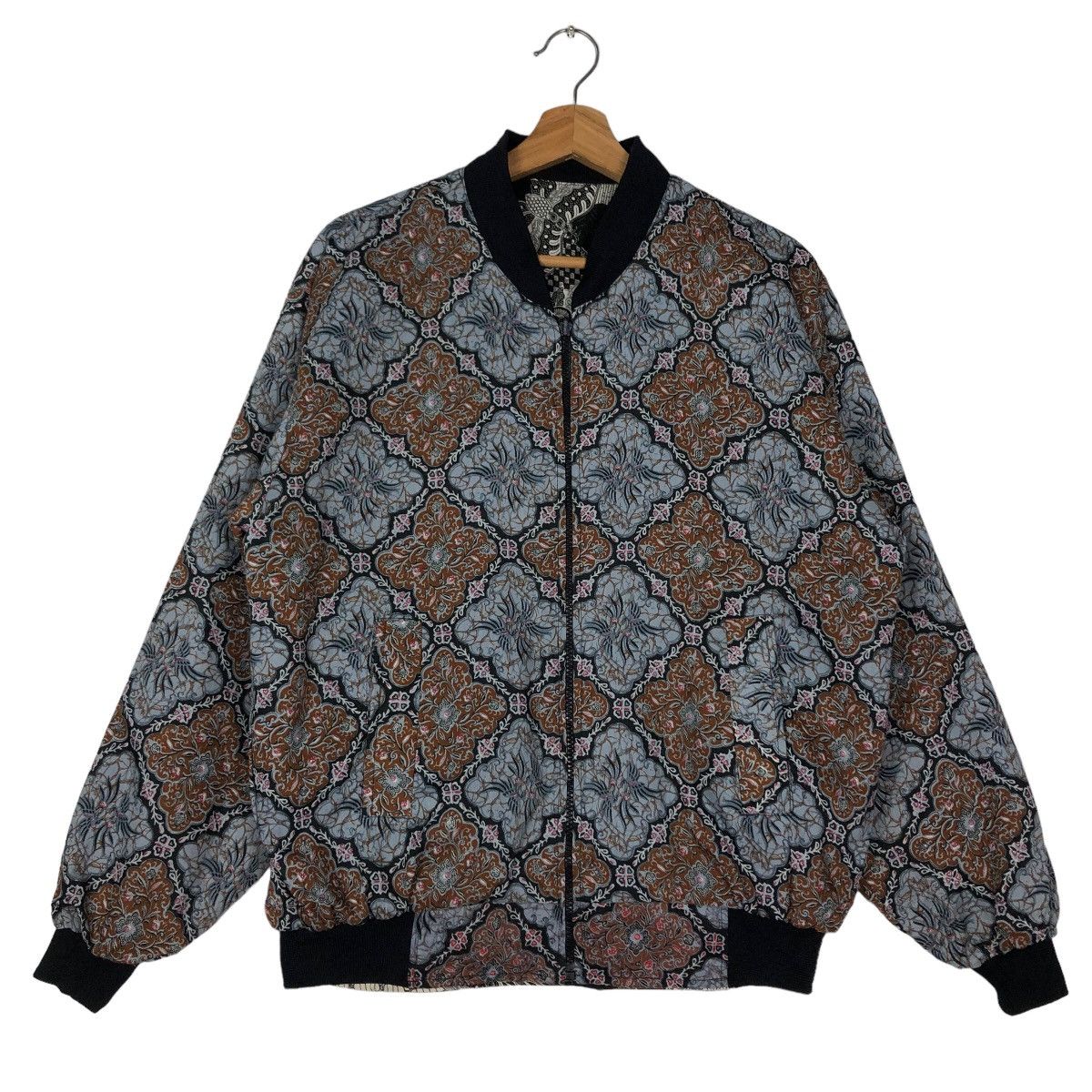 Japanese Brand 🔥90’s Vintage Bomber Jacket Batik Design Reversible Japan Size US M / EU 48-50 / 2 - 1 Thumbnail