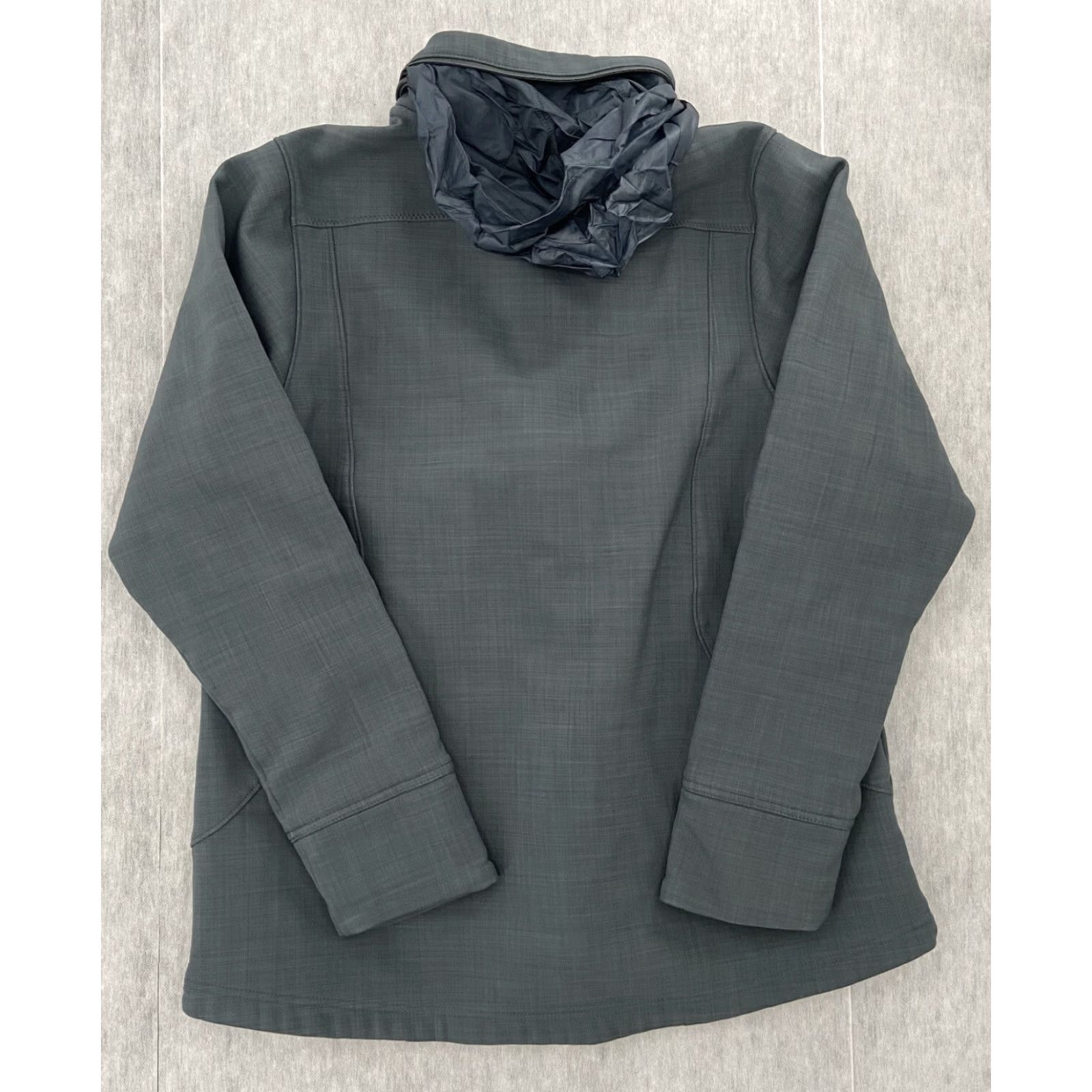 Under Armour VINTAGE Under Armour Jacket Women's Large Gray Full Zip ColdGear Infrared Golf Activewear jackets Women Size L / US 10 / IT 46 - 3 Thumbnail