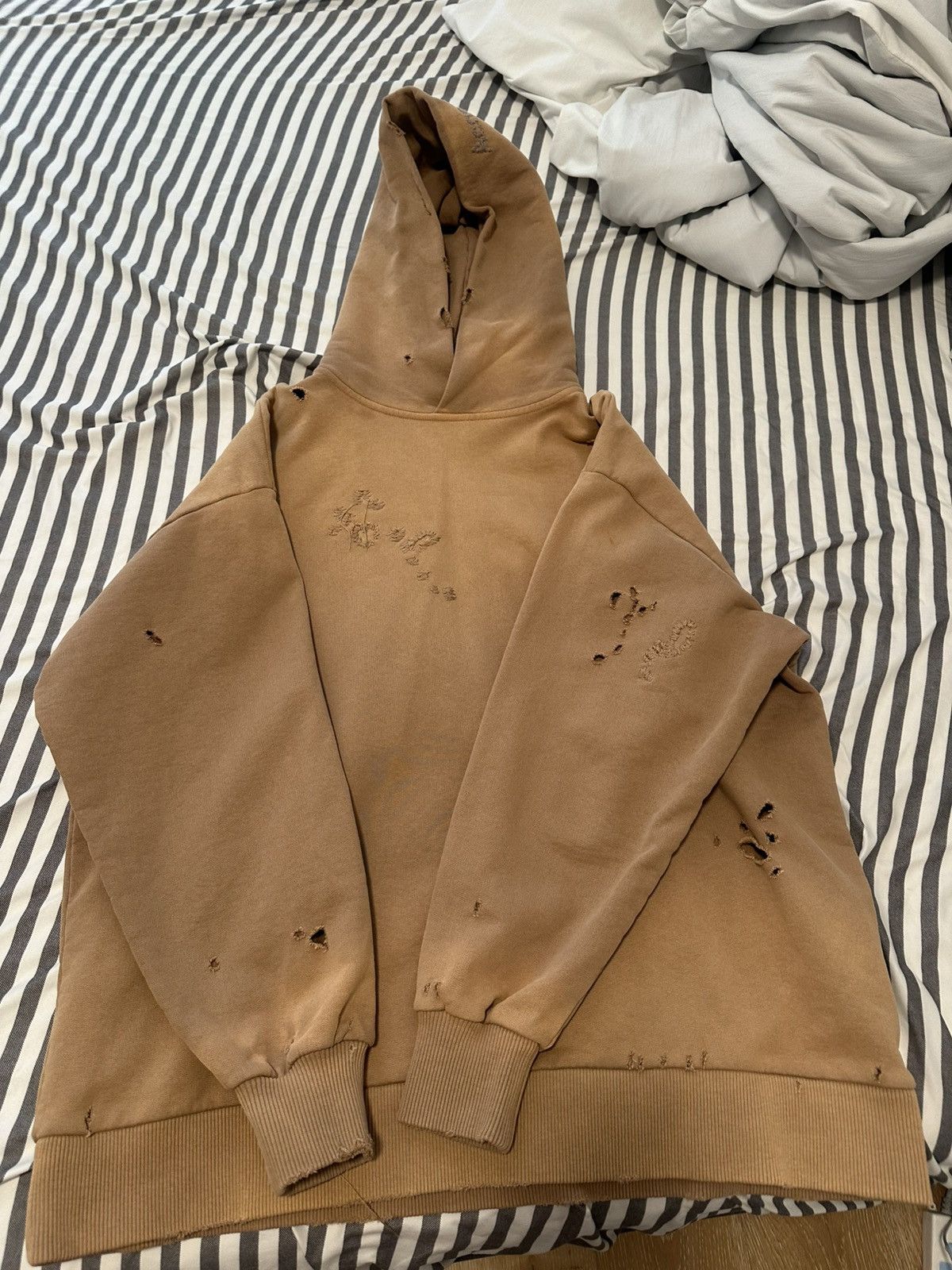 Acne Studios Acne Studios Beige Distressed Hoodie Size S / US 4 / IT 40 - 6 Thumbnail