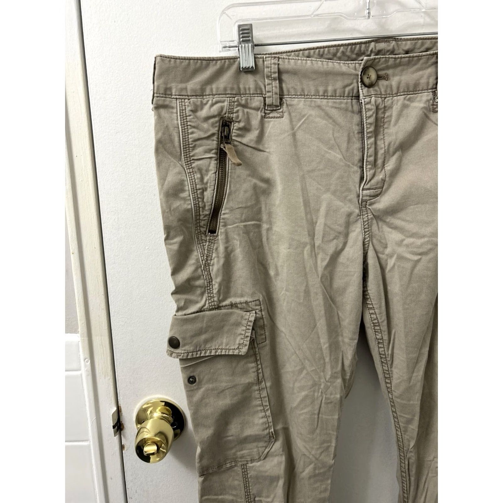 Eddie Bauer Eddie Bauer Cargo Pants Womens 18 Tan Beige Zip Pockets Tapered Regular 30in 40in Inseam Cargo Trousers Elastic Ankle Zip Govt Size 40" / US 18 - 4 Thumbnail