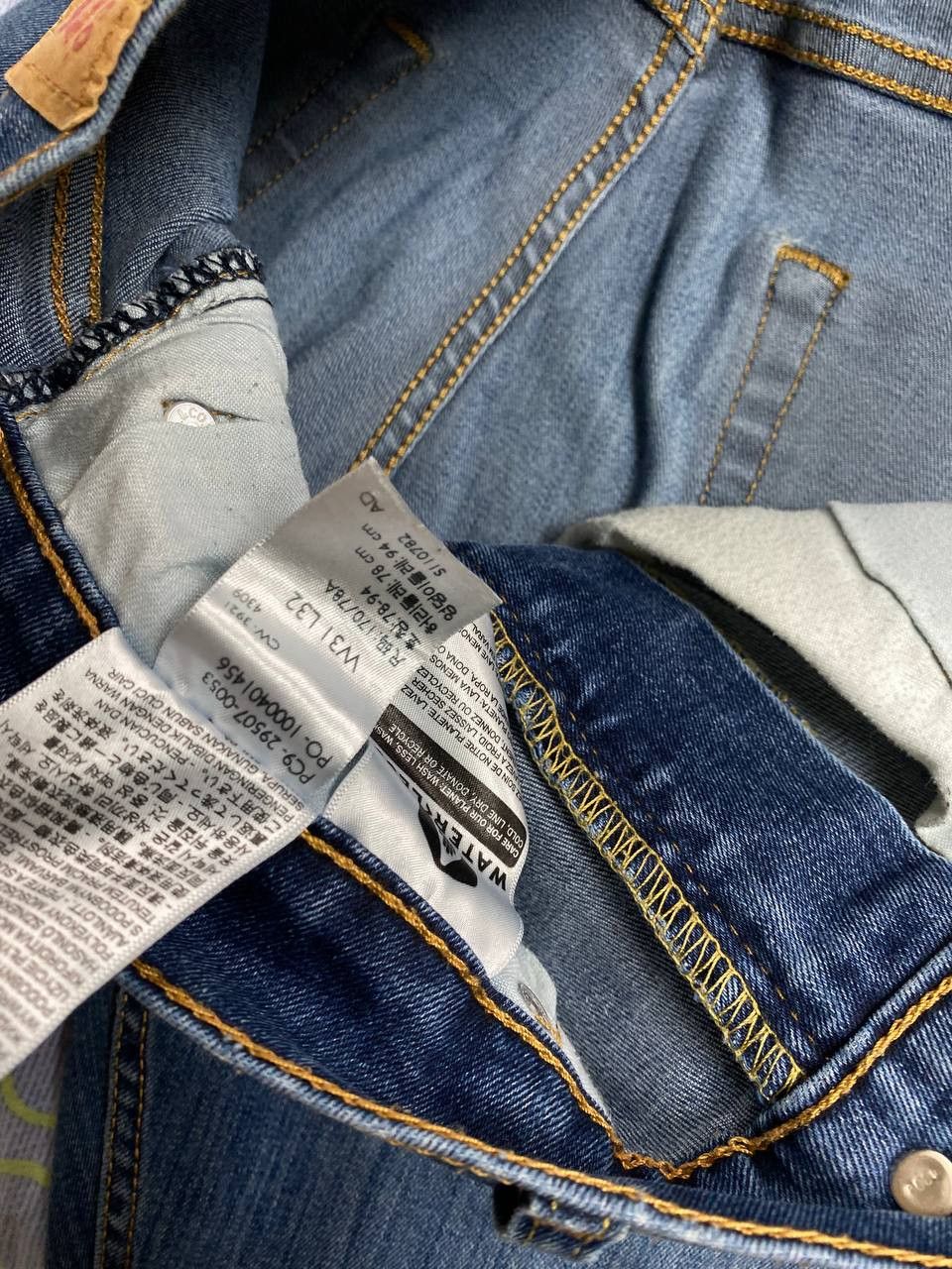 Levi's Vintage Levis 502 Jeans Mens Denim Size US 31 - 19 Thumbnail
