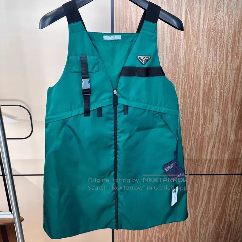 Prada Prada Triangle nylon workwear jumpsuit skirt Size XS / US 0-2 / IT 36-38 - 1 Thumbnail