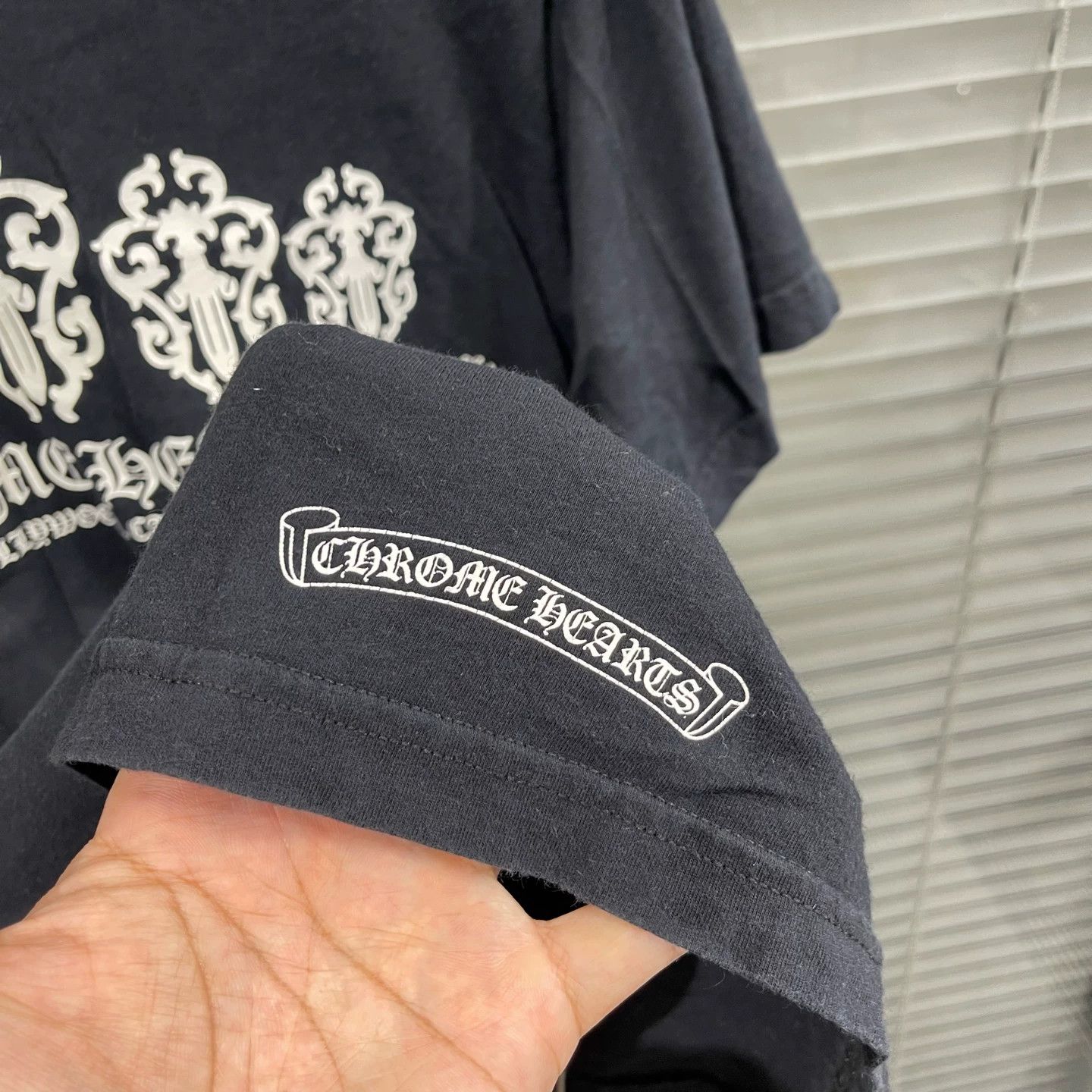 Chrome Hearts Chrome Hearts Black Scroll 5-Sword Print SS Tee Size US M / EU 48-50 / 2 - 7 Thumbnail