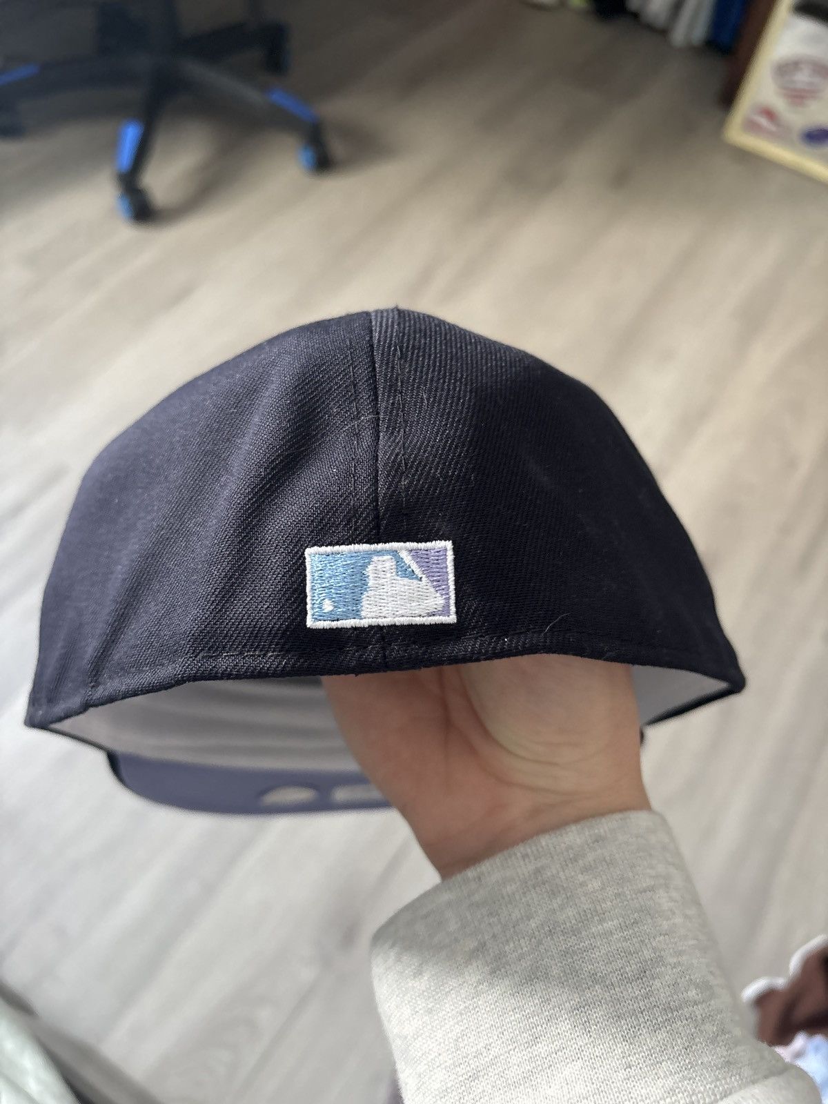 New Era New York Yankees Fitted Hat Size 40 - 3 Thumbnail