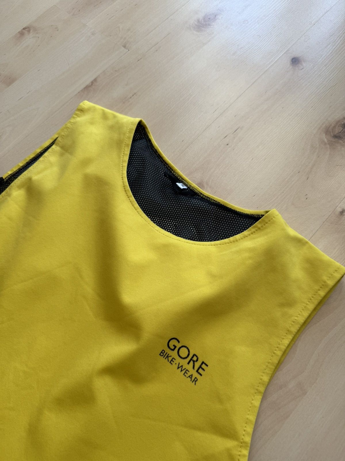 GOREWEAR Gore Bike Wear Windstopper cycling vest gilet Size US M / EU 48-50 / 2 - 4 Thumbnail