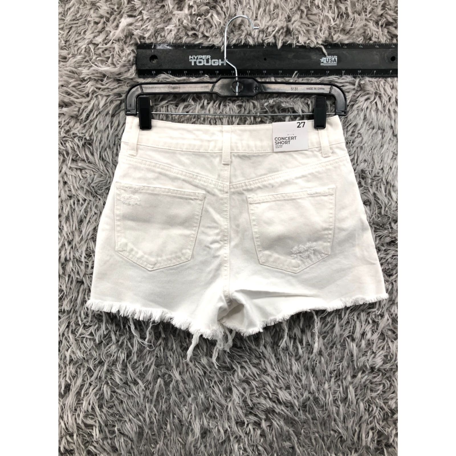 Forever 21 FOREVER 21 White Denim Jean Short Women 27 Mid Rise Light Wash 5-Pocket Casual Flat Front Size 27" / US 4 / IT 40 - 4 Thumbnail