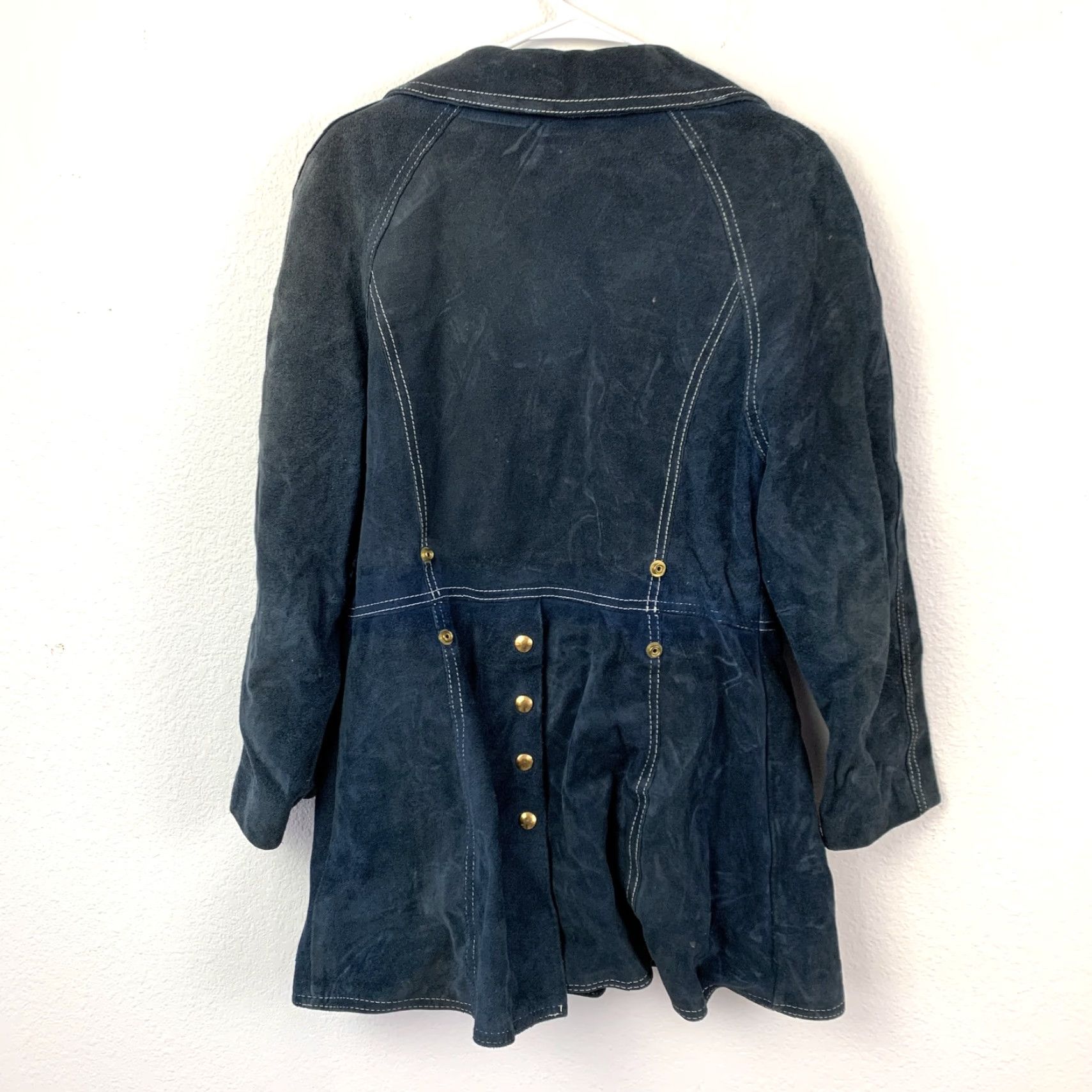 Vintage VINTAGE Navy Blue Suede Coat Womens Mod 70s Retro White Stitching Gold Buttons Coat Size M / US 6-8 / IT 42-44 - 7 Thumbnail