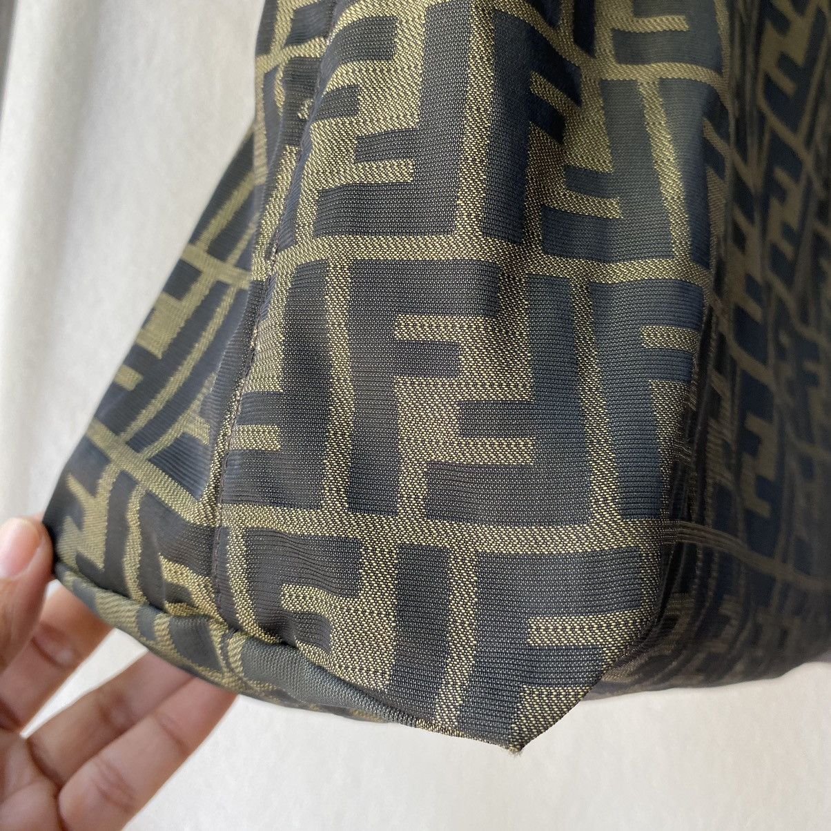 Fendi FENDI Zucca Monogram Tote. Size ONE SIZE - 20 Thumbnail
