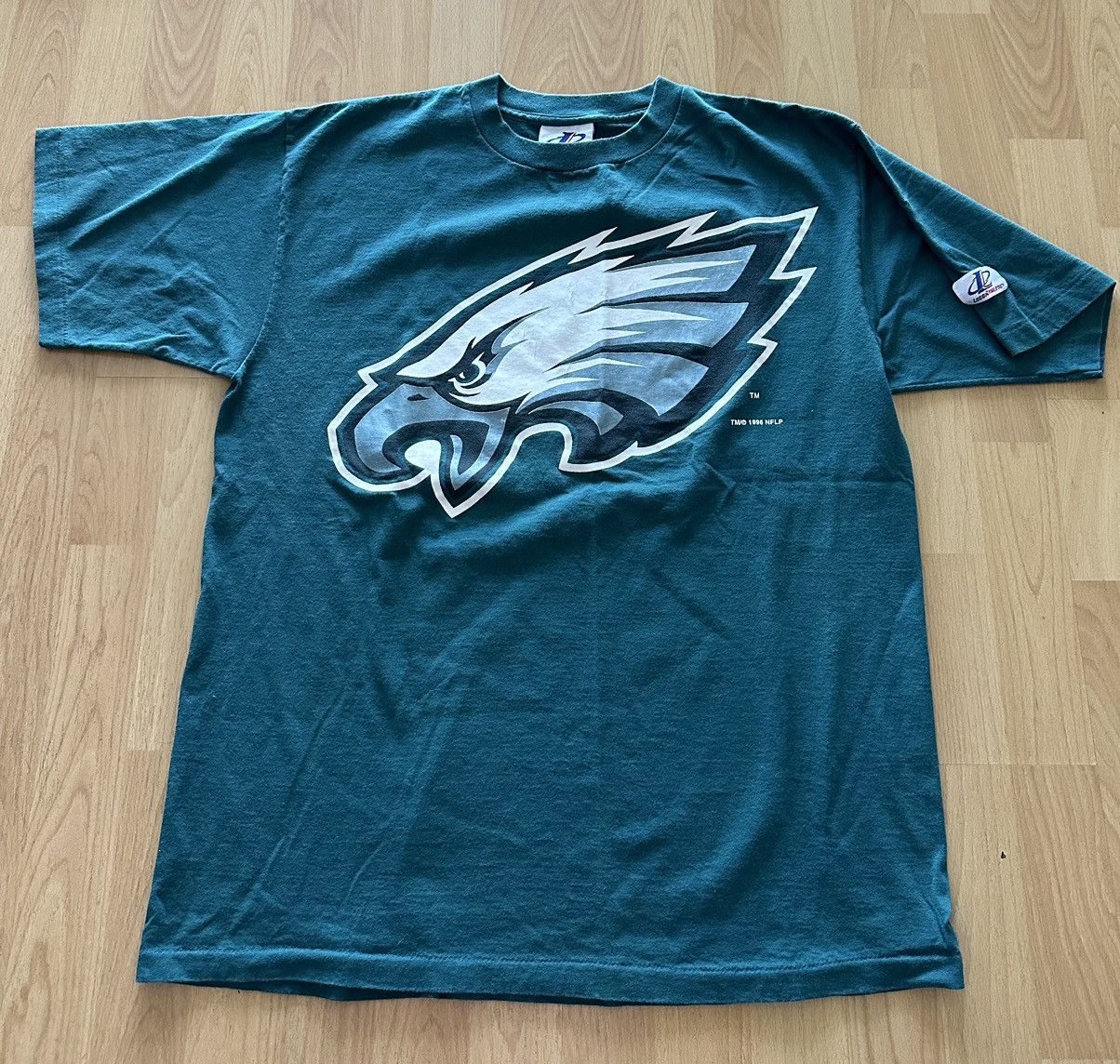 Vintage 1996 Philadelphia Eagles T-shirt Size XL 