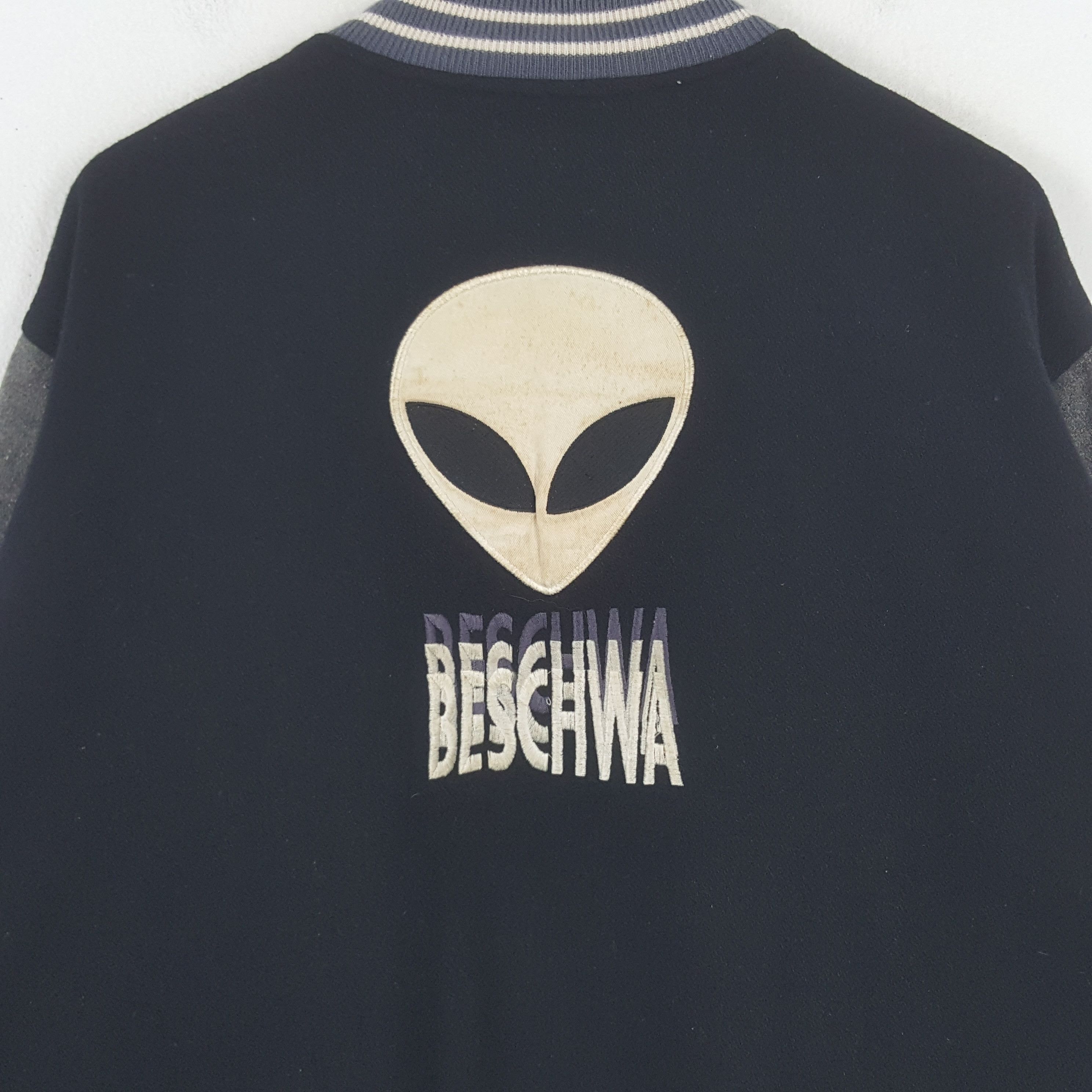 Other Vintage Beschwa Alien Defence Project Varsity Jacket C290N31 Size US XXL / EU 58 / 5 - 2 Thumbnail