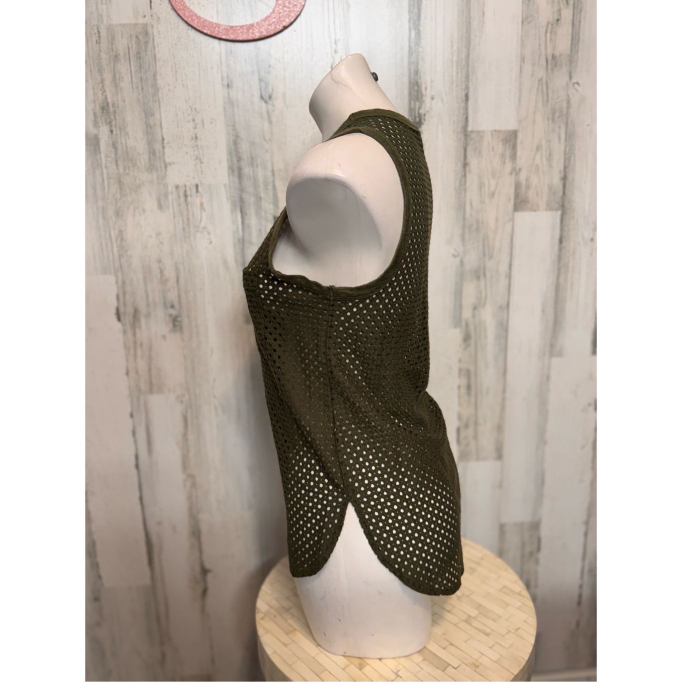 Banana Republic Banana Republic XS Olive Green Sleeveless Mesh Tank Top Pock Size XS / US 0-2 / IT 36-38 - 3 Thumbnail