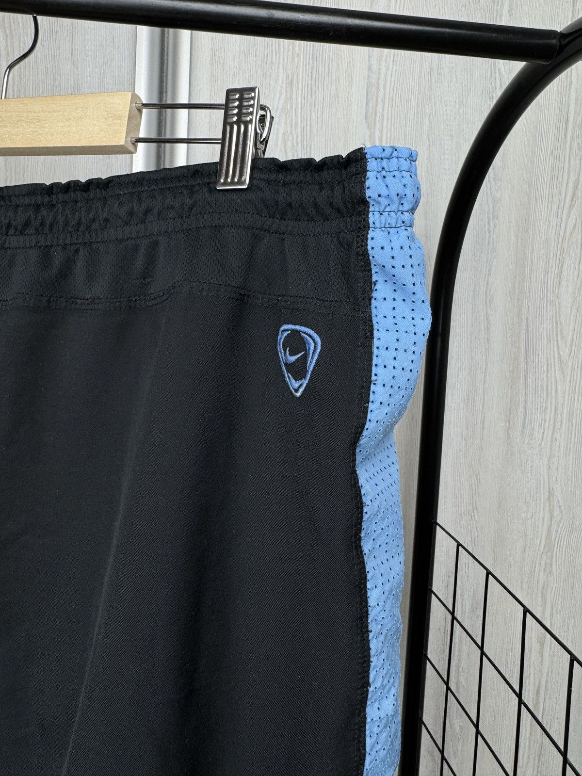 Nike Nike vintage Aston Villa y2k soccer football shorts Size US 38 / EU 54 - 14 Thumbnail