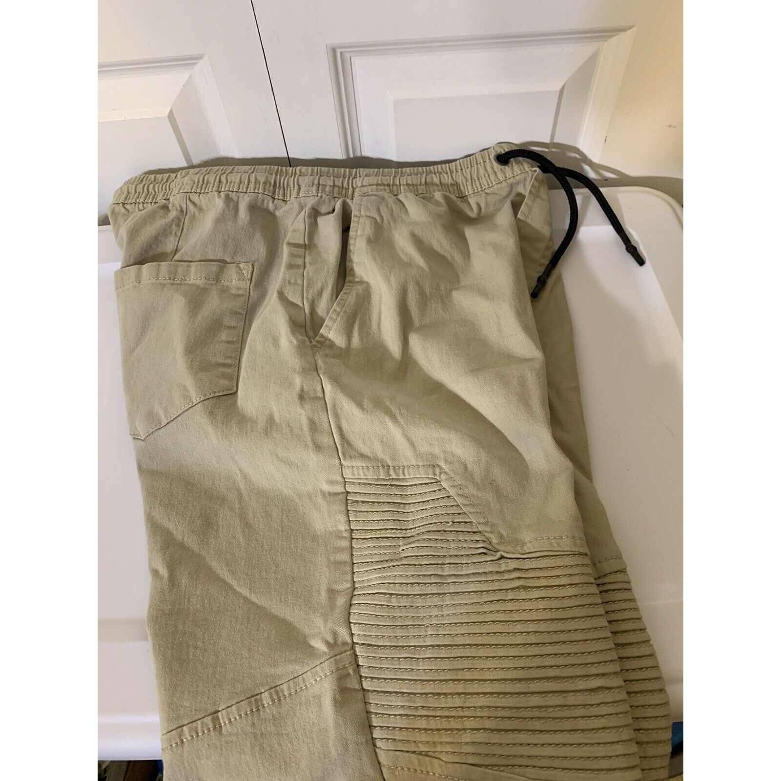 Akademiks Akademiks Men’s Sz M Beige Khaki Shorts W Pockets Size US 32 / EU 48 - 5 Thumbnail