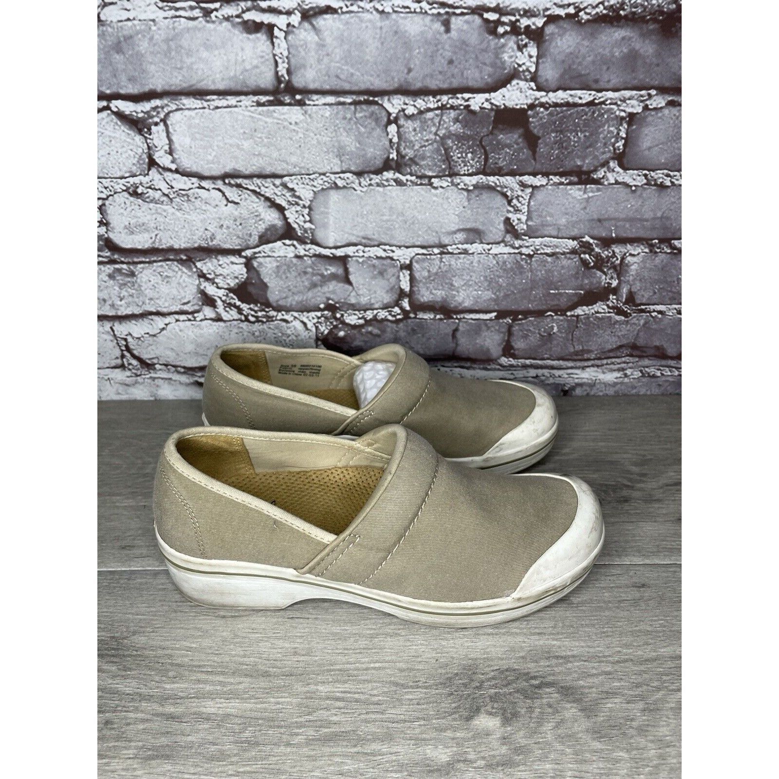 Other Dansko Volley Vegan Tan Beige Khaki Canvas Non Slip Clogs Wo Size US 8.5 / IT 38.5 - 20 Thumbnail