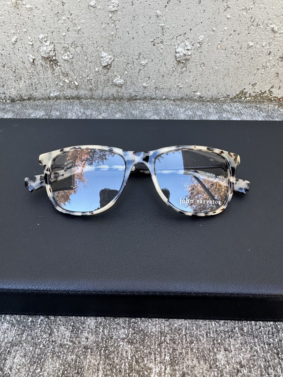 John Varvatos V418 52-18-145 Tortoise Glasses Size ONE SIZE - 1 Thumbnail