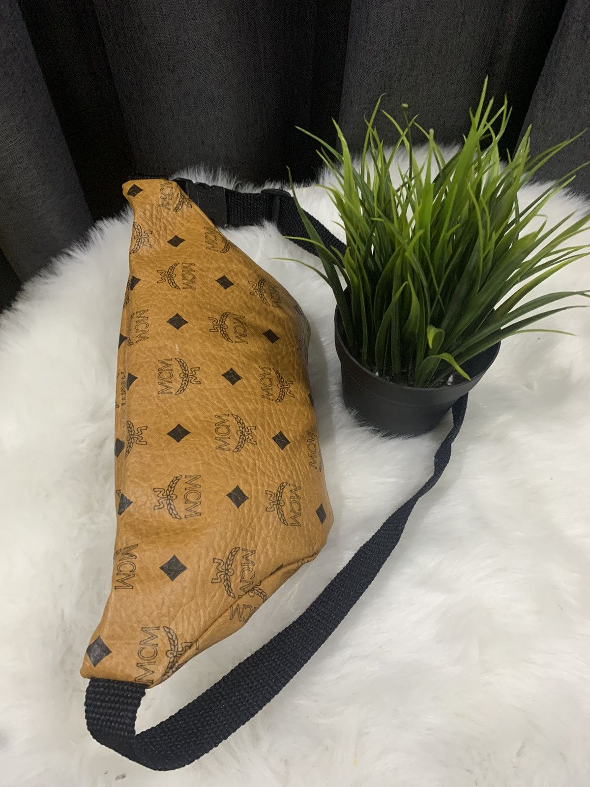MCM × Vintage INTAGE!! Waist Bag MCM Monogram Size ONE SIZE - 5 Thumbnail